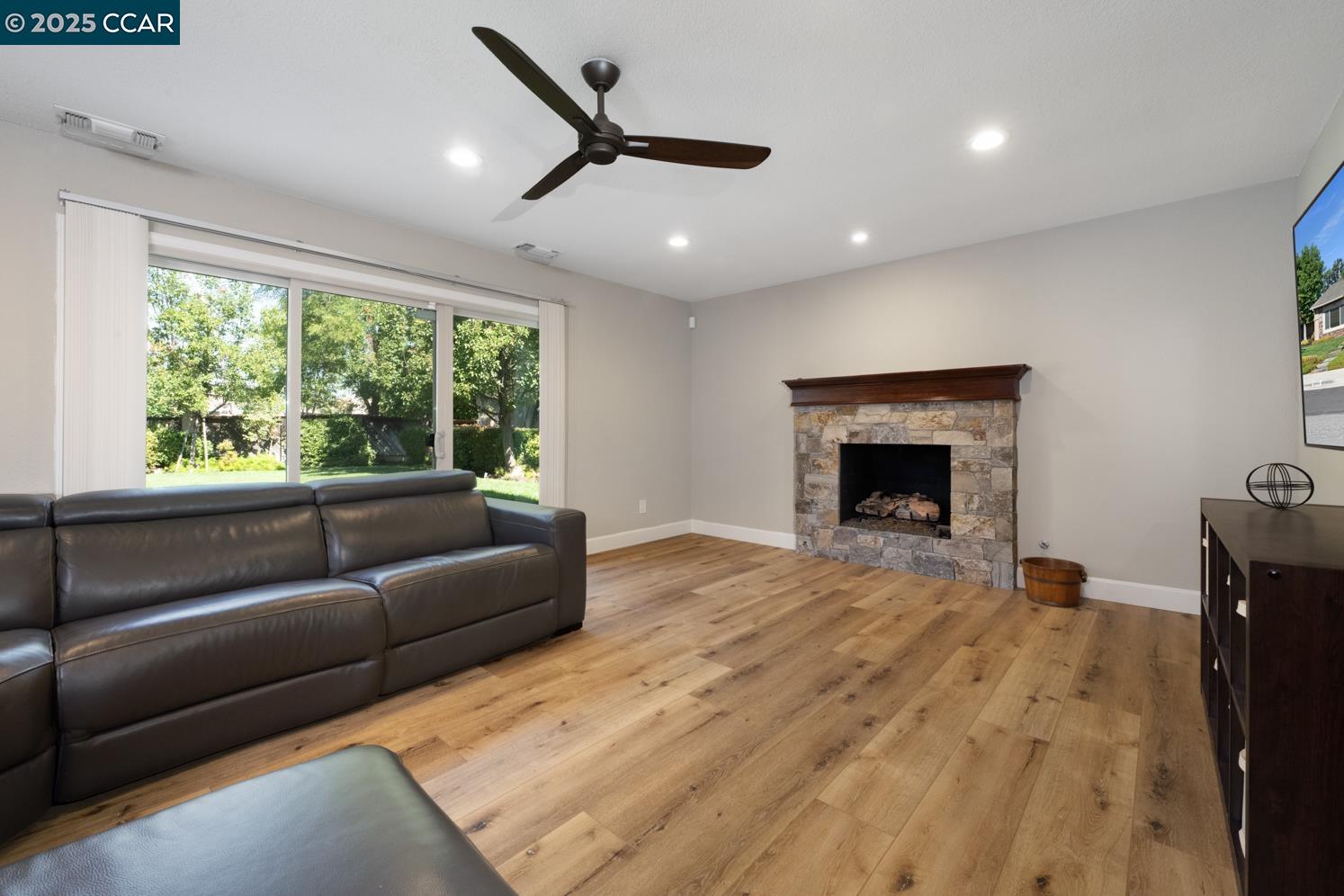 1290 Easley Dr