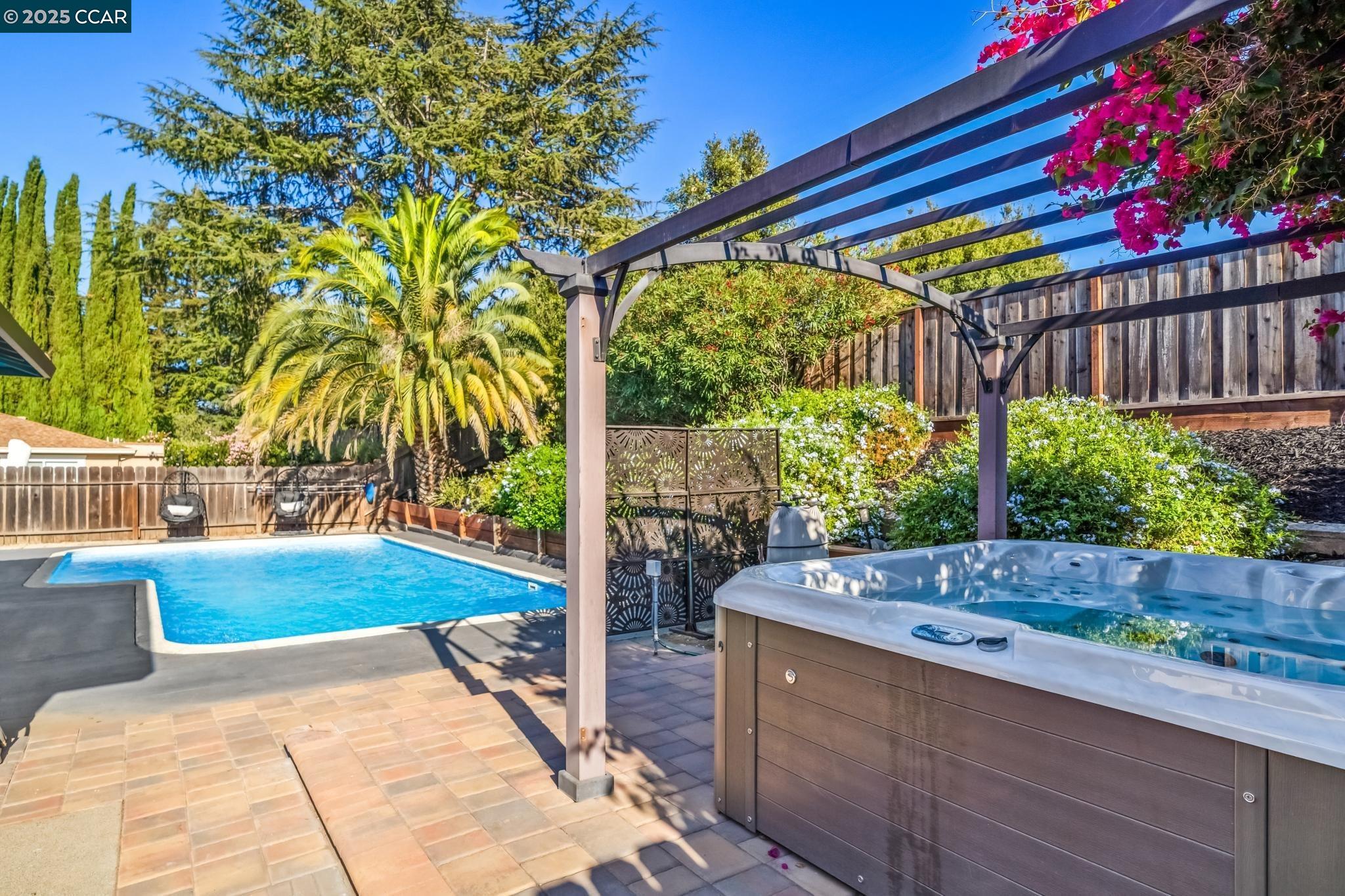 1274 Stephanie Ct