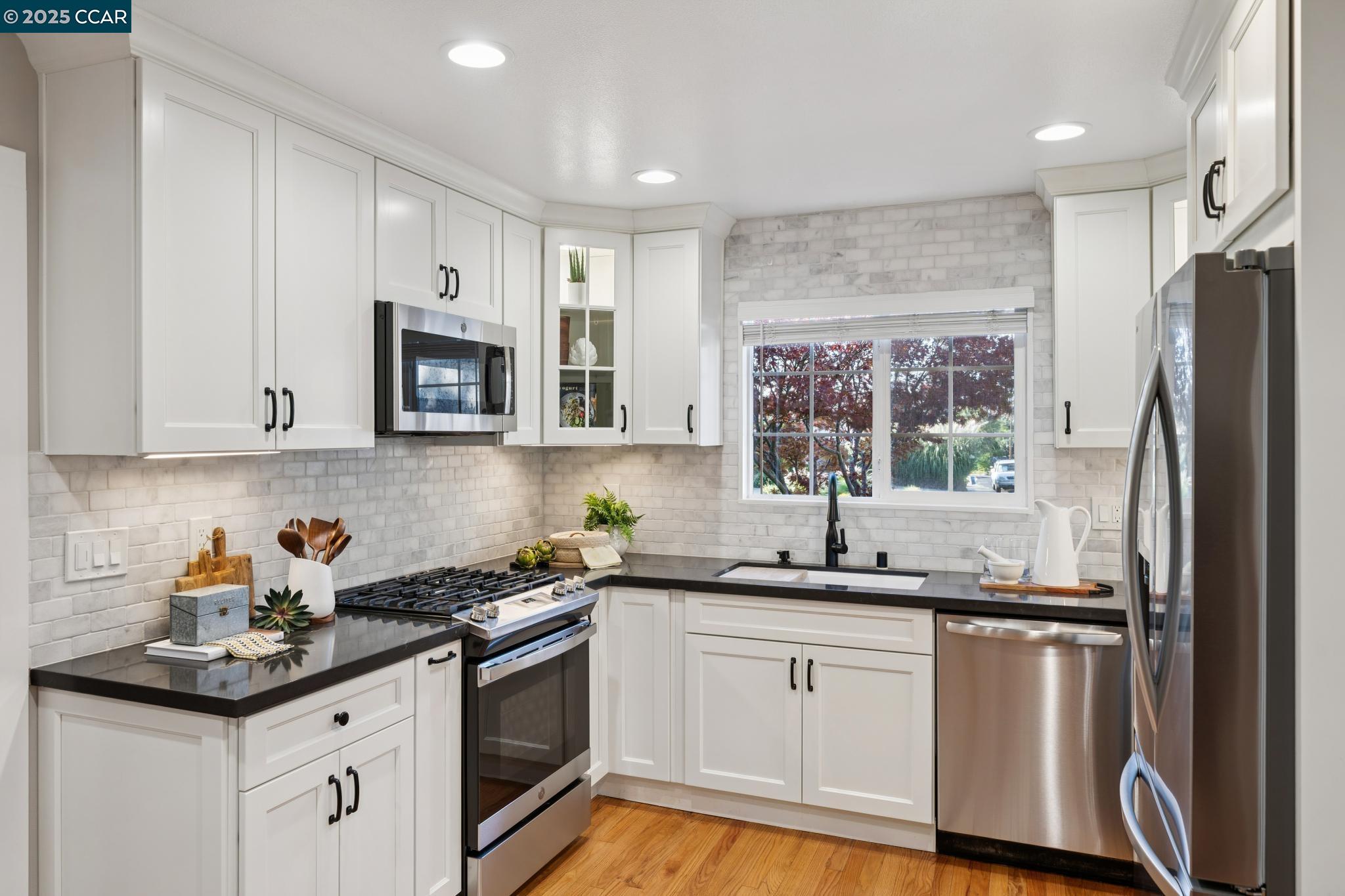 1274 Stephanie Ct