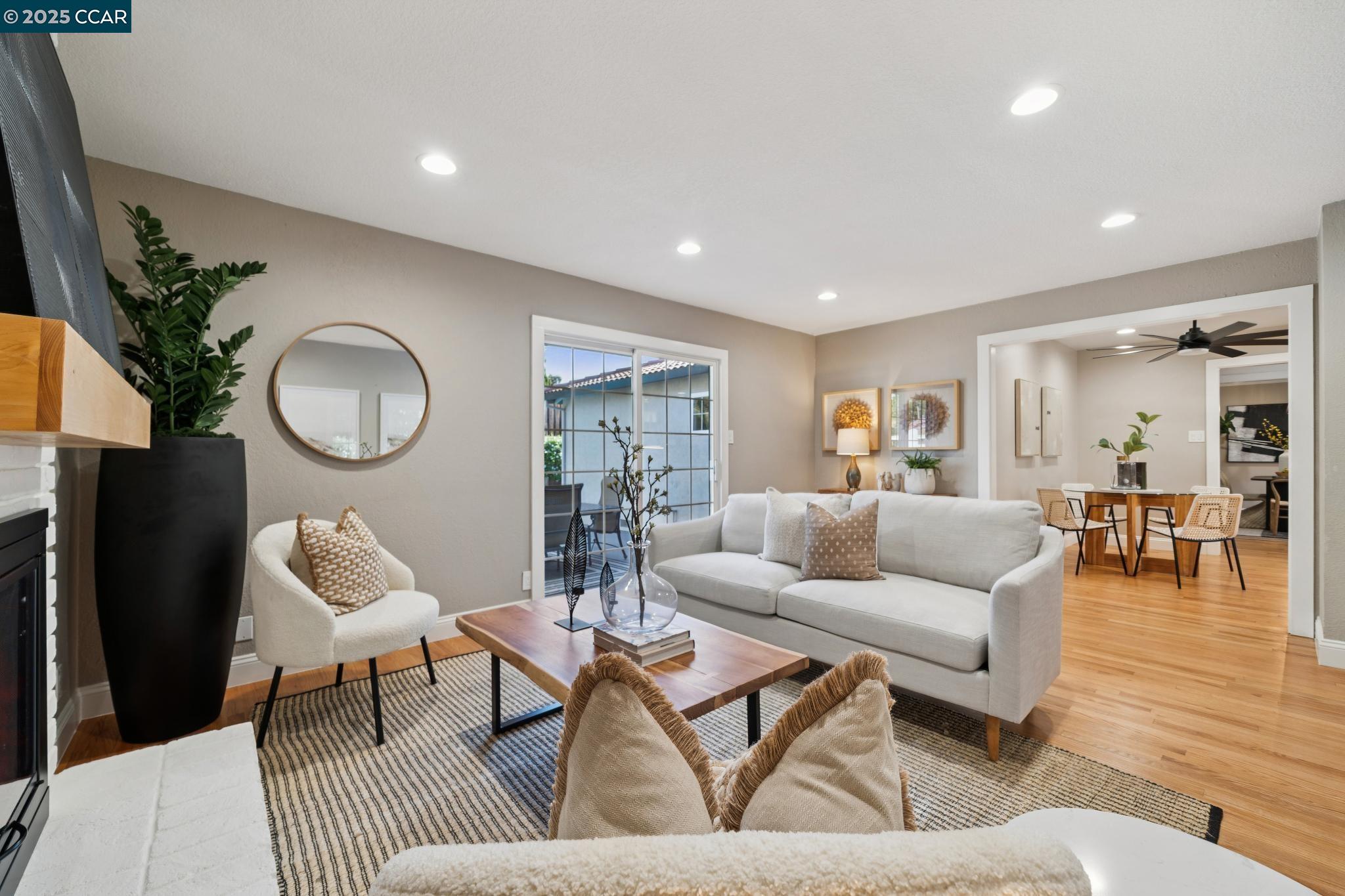 1274 Stephanie Ct