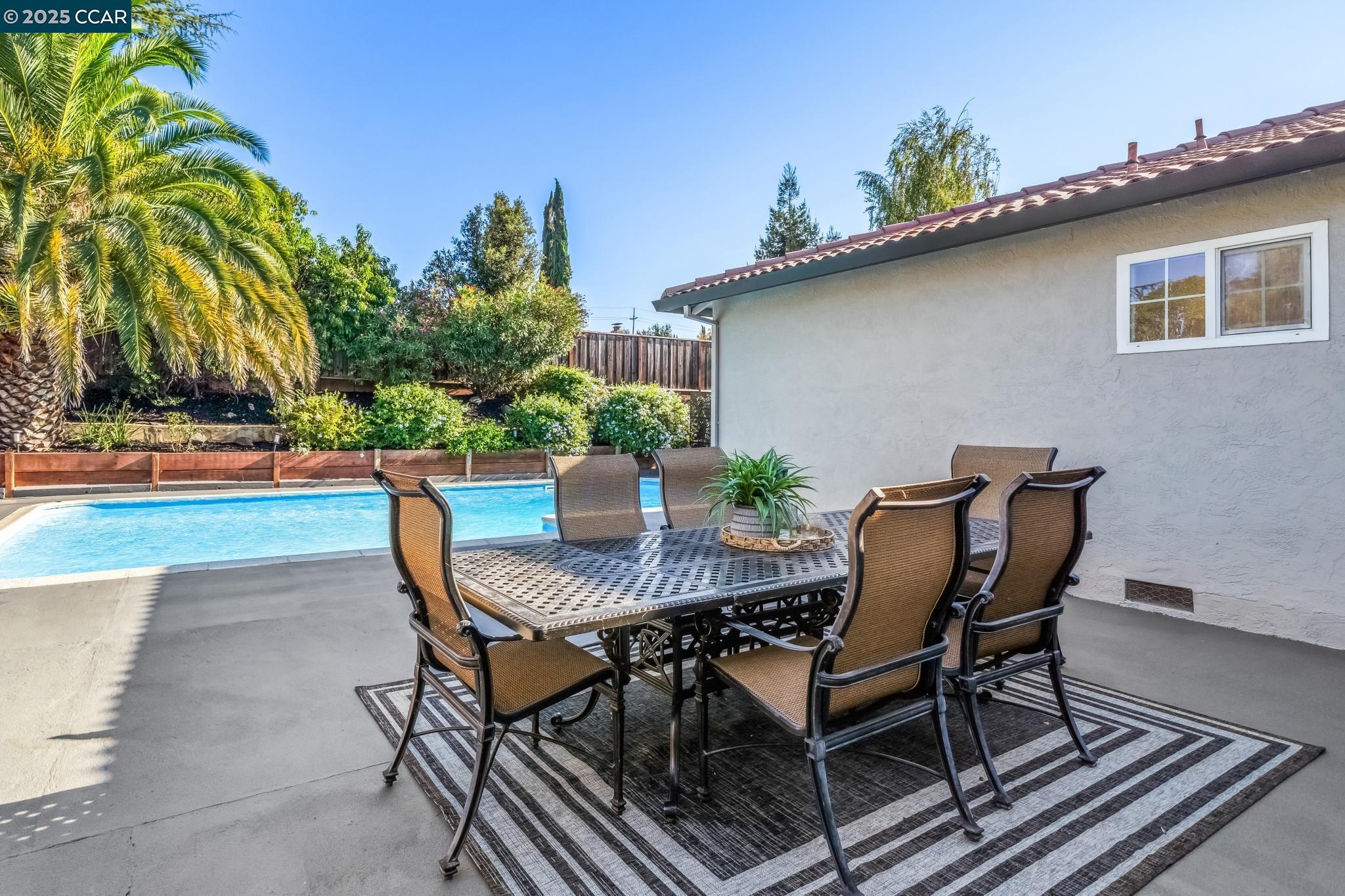 1274 Stephanie Ct