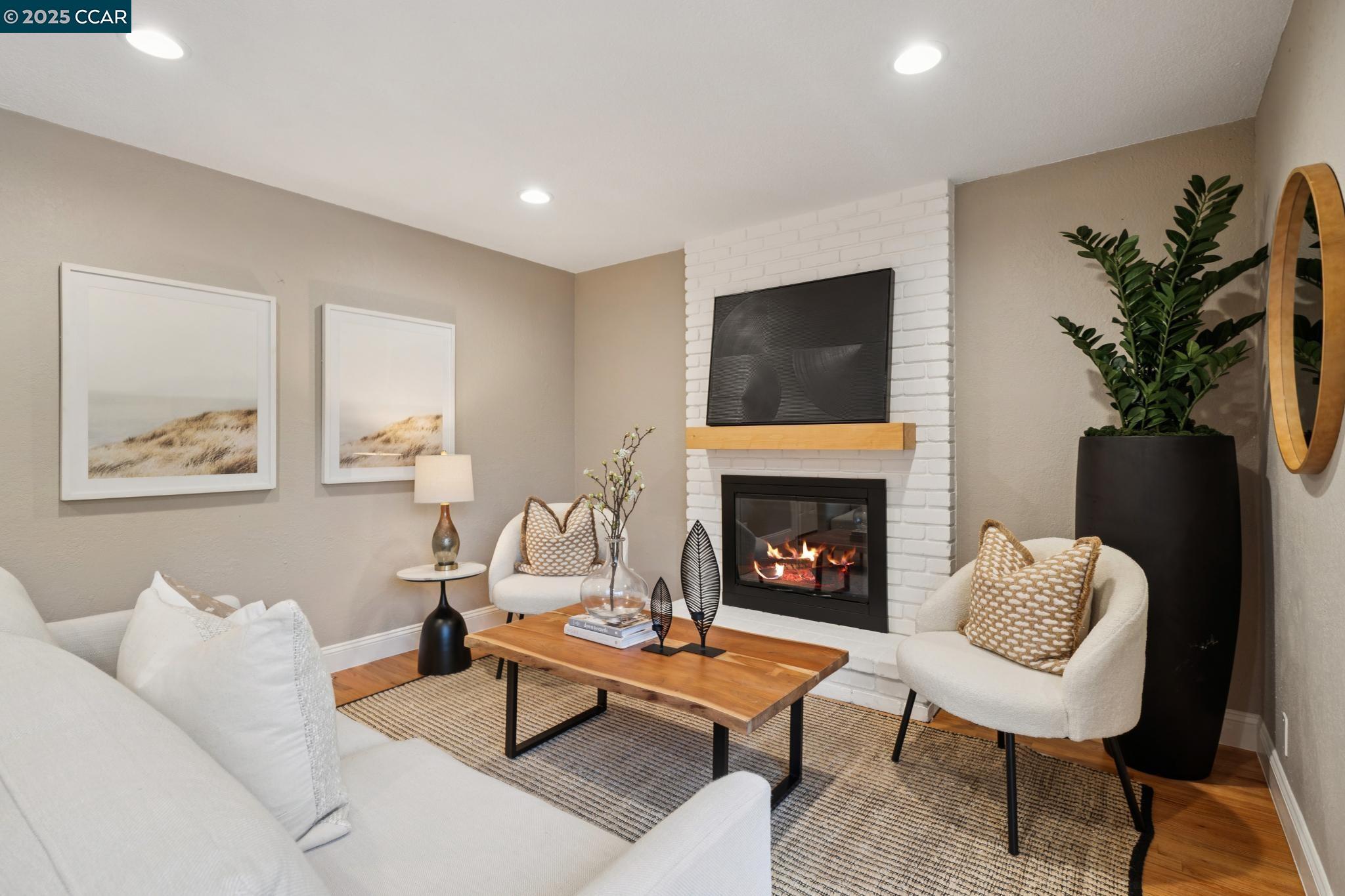1274 Stephanie Ct