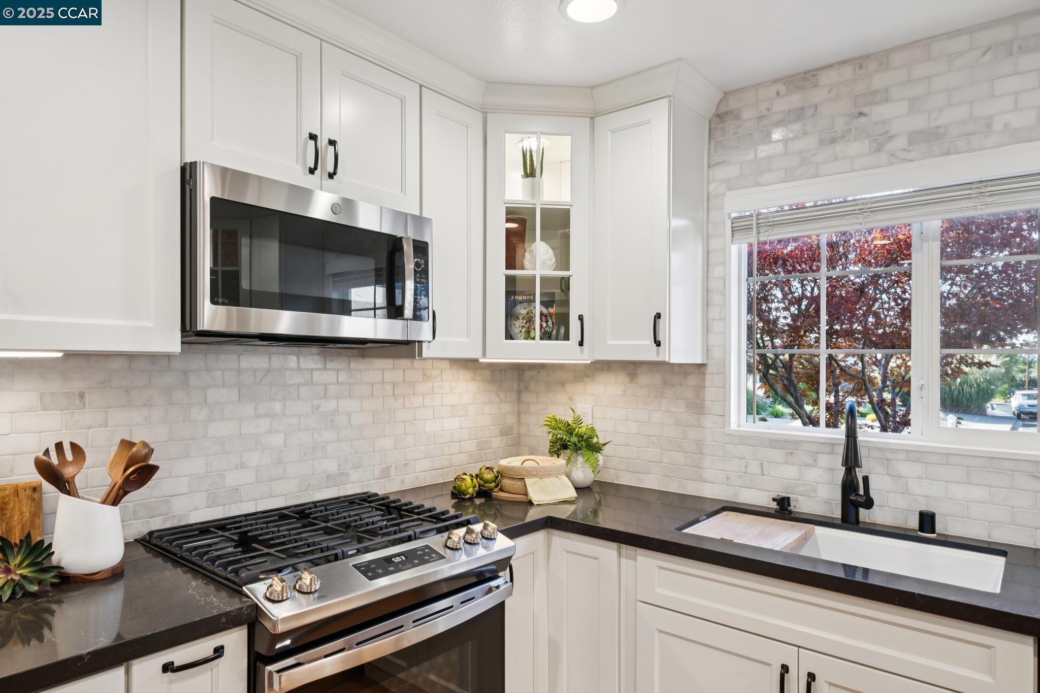 1274 Stephanie Ct