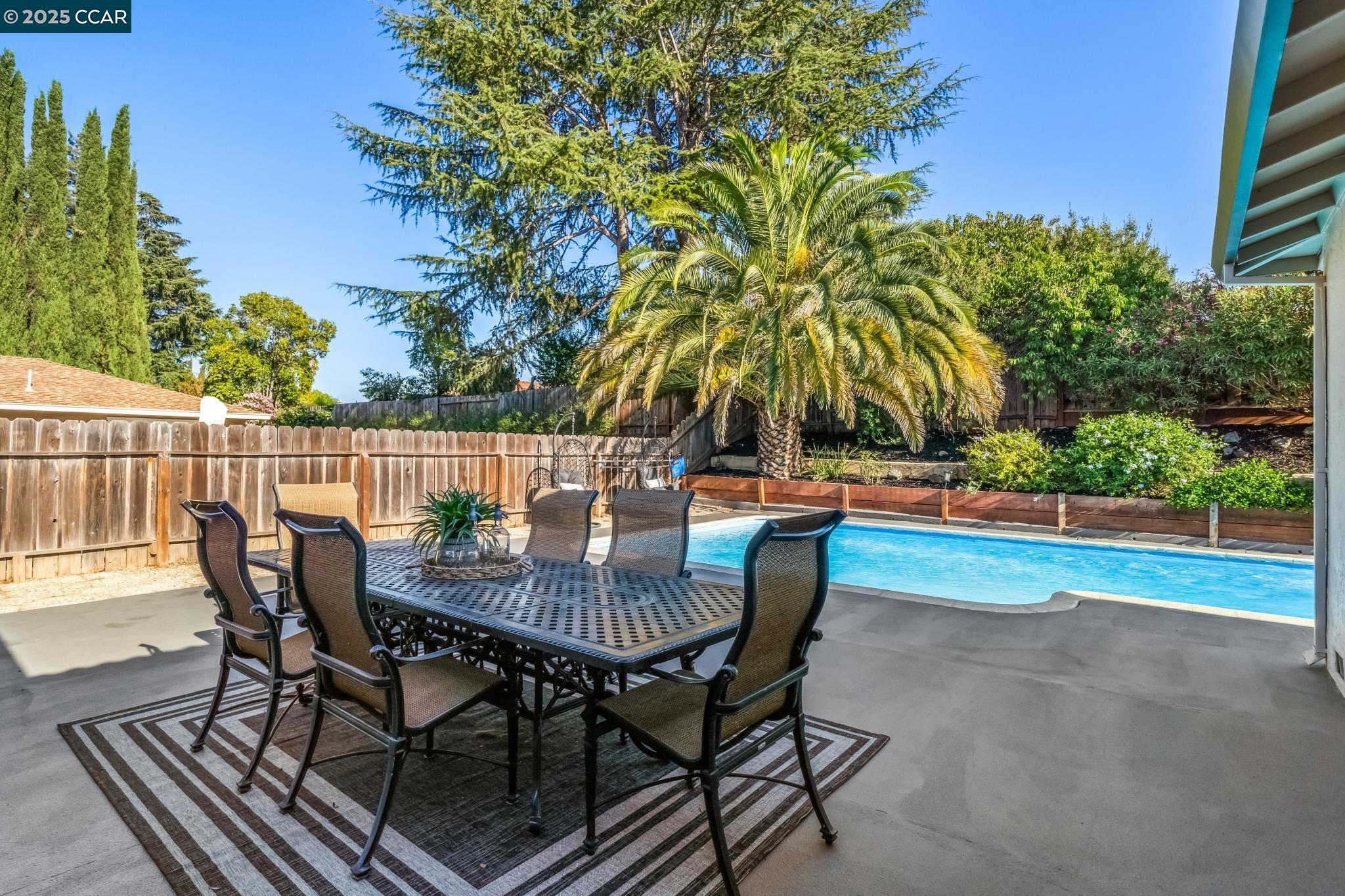 1274 Stephanie Ct