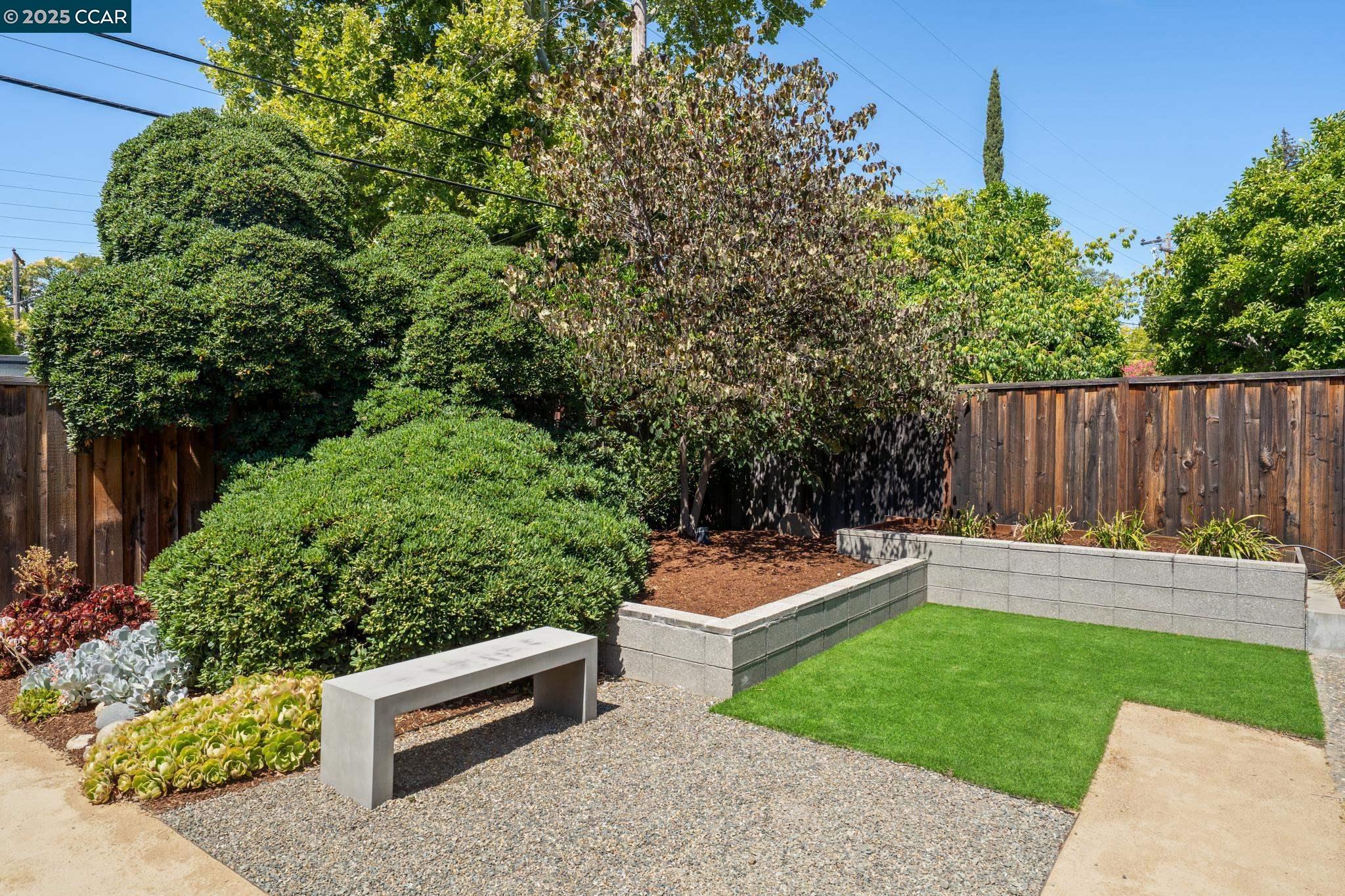 206 Santa Fe Dr