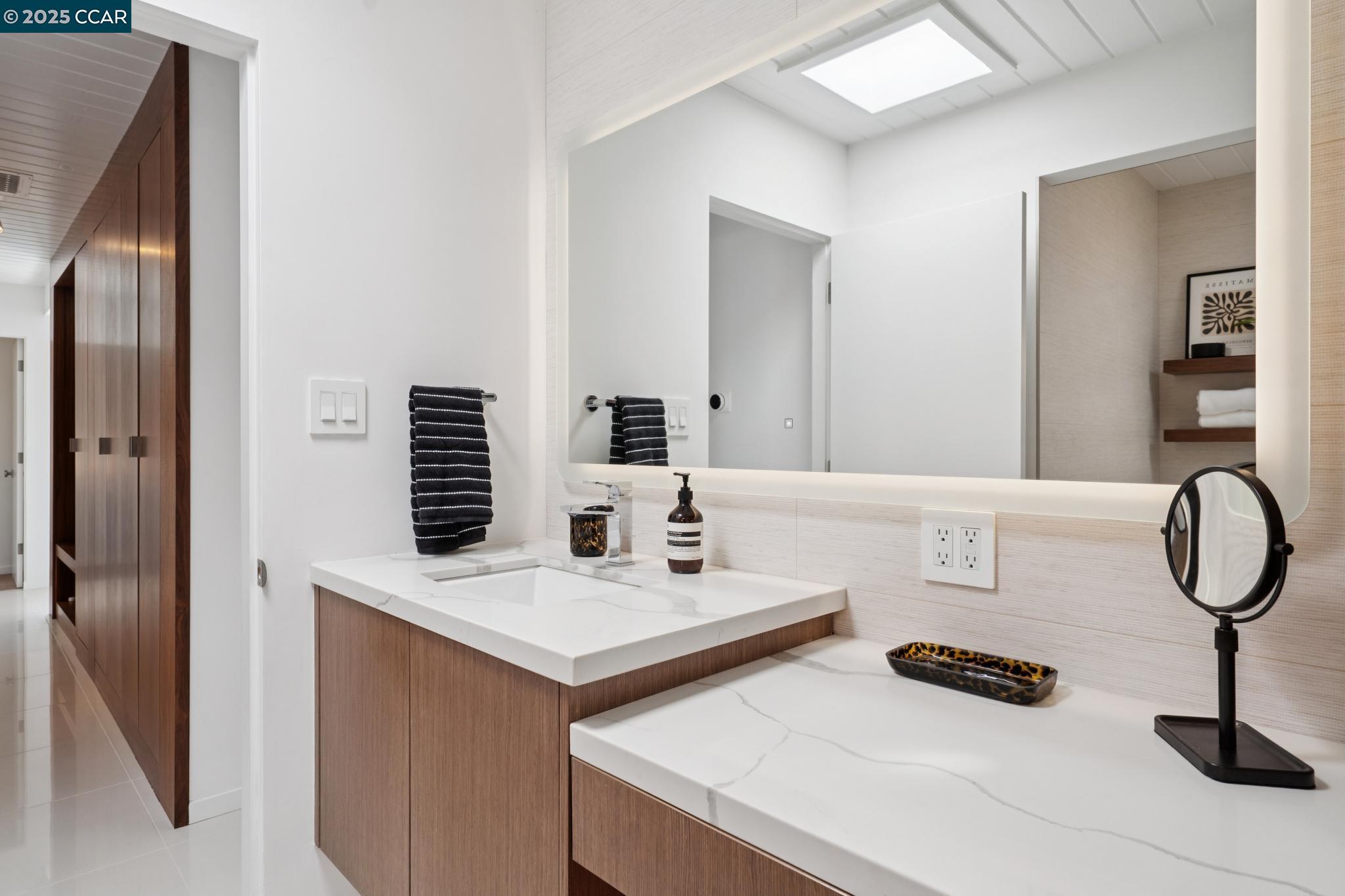 206 Santa Fe Dr