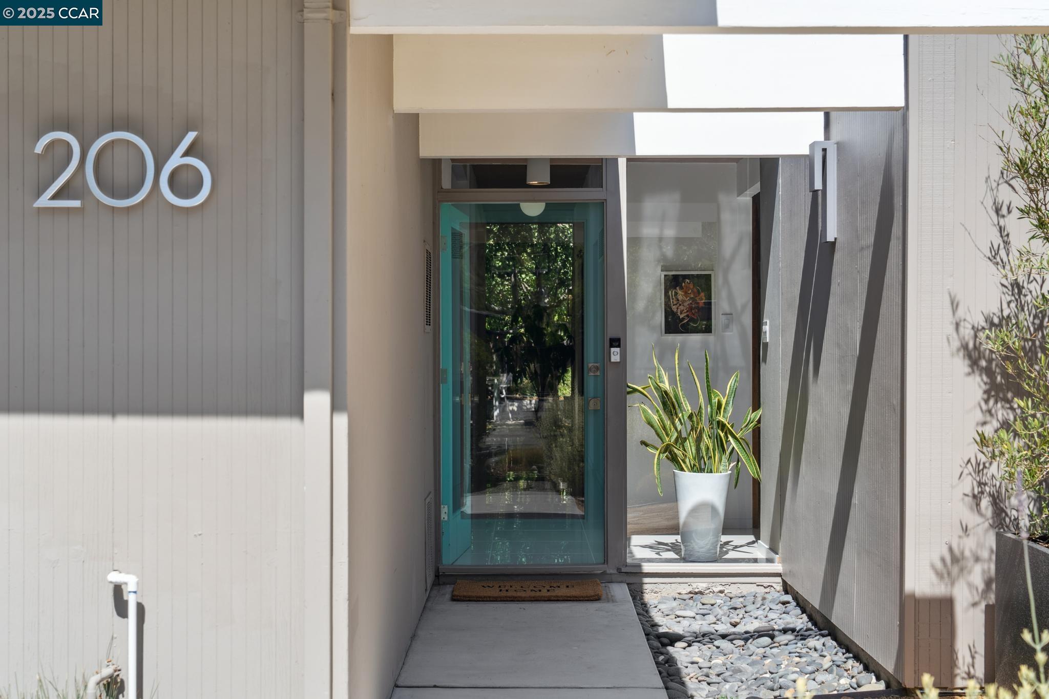 206 Santa Fe Dr