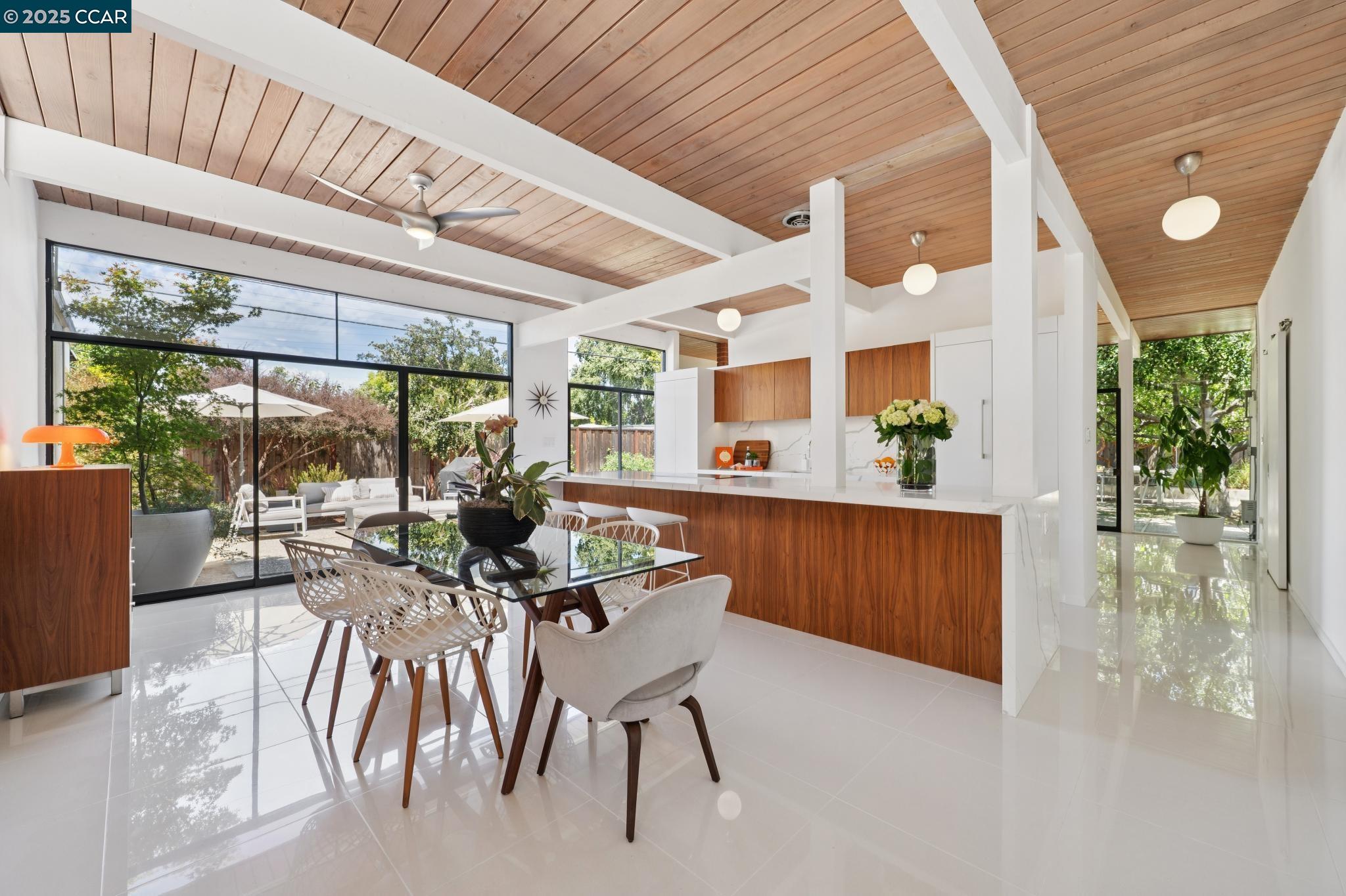 206 Santa Fe Dr