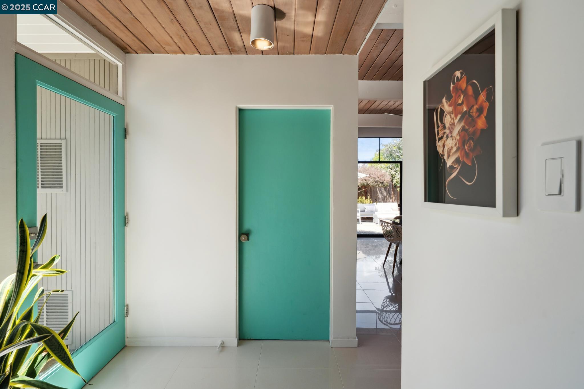 206 Santa Fe Dr