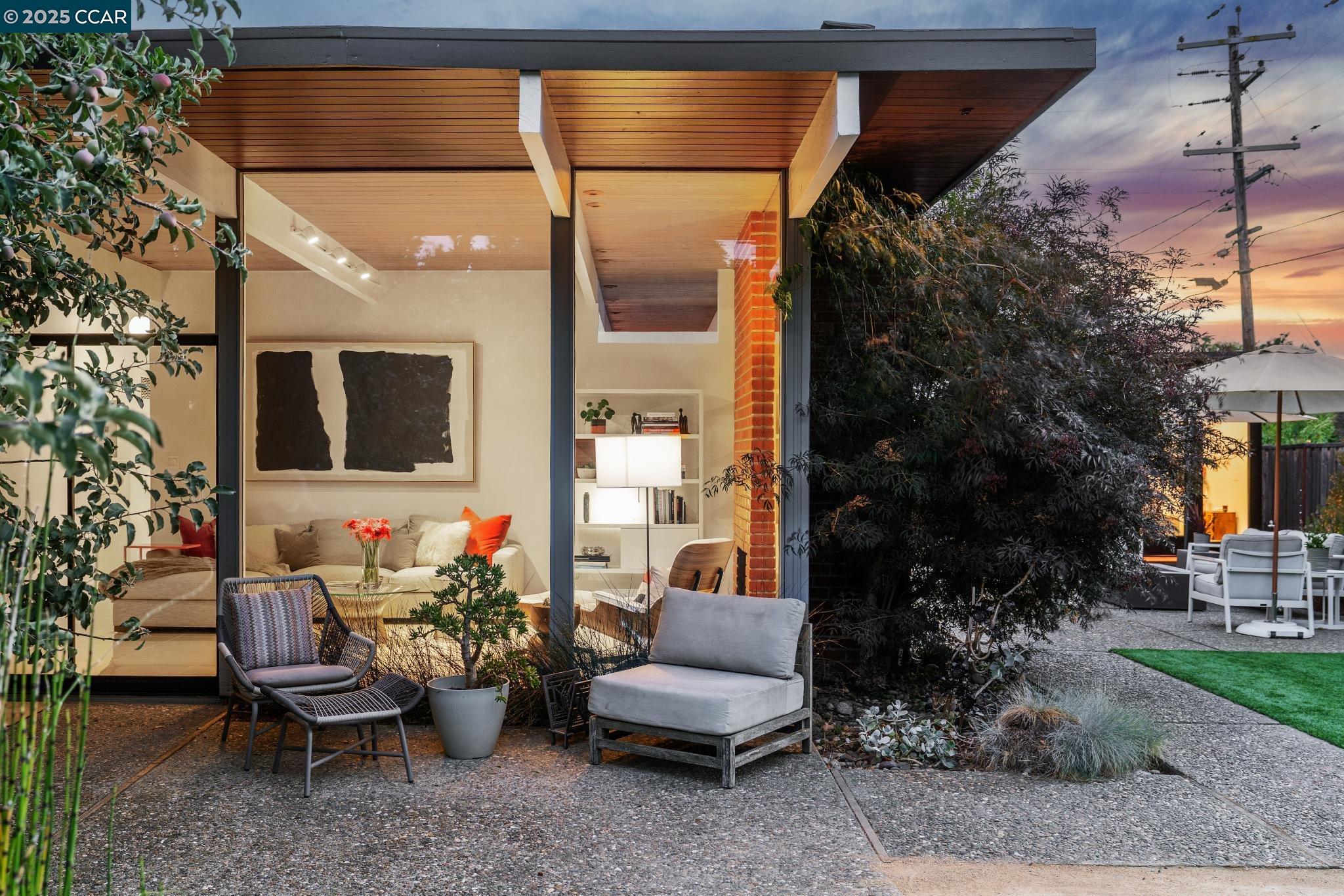 206 Santa Fe Dr