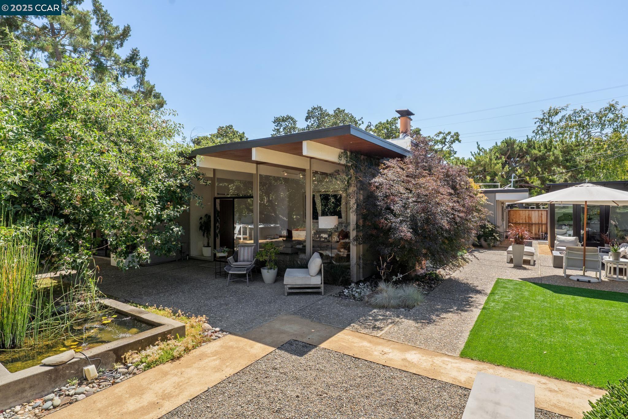 206 Santa Fe Dr