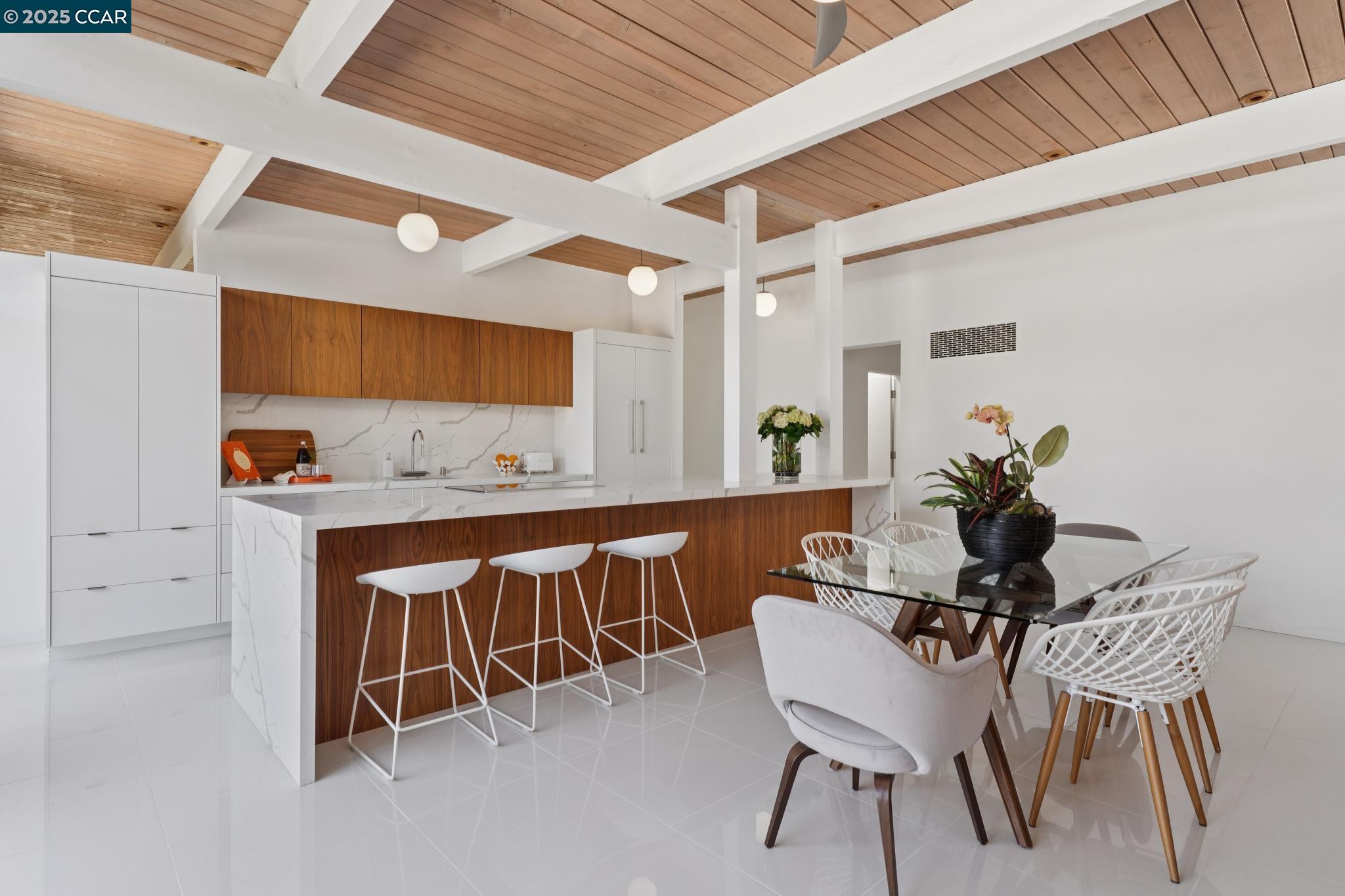 206 Santa Fe Dr