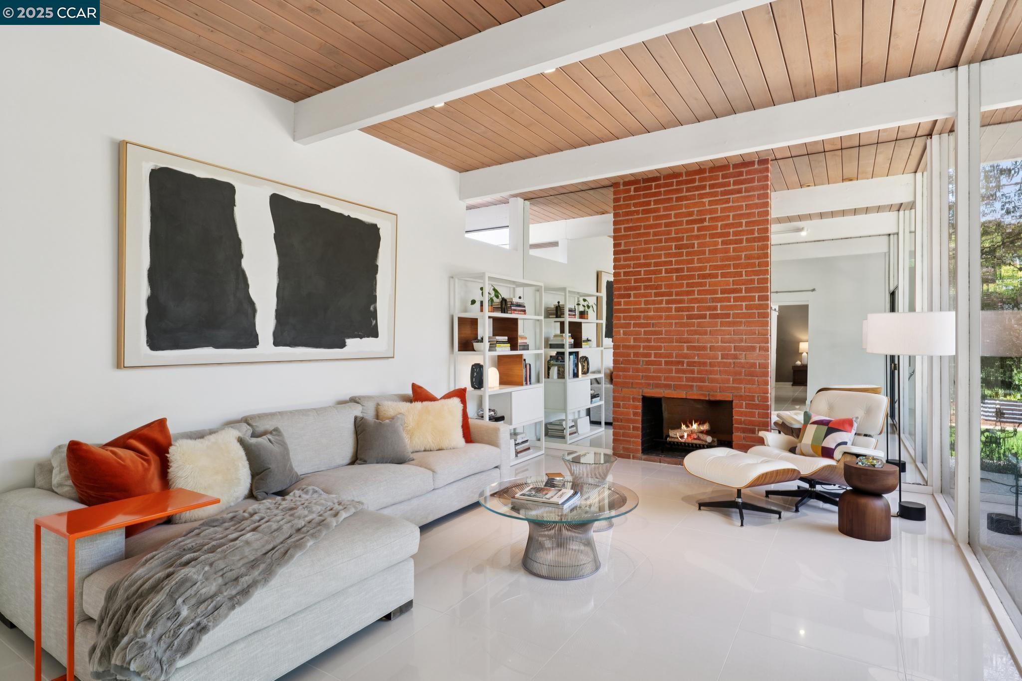 206 Santa Fe Dr