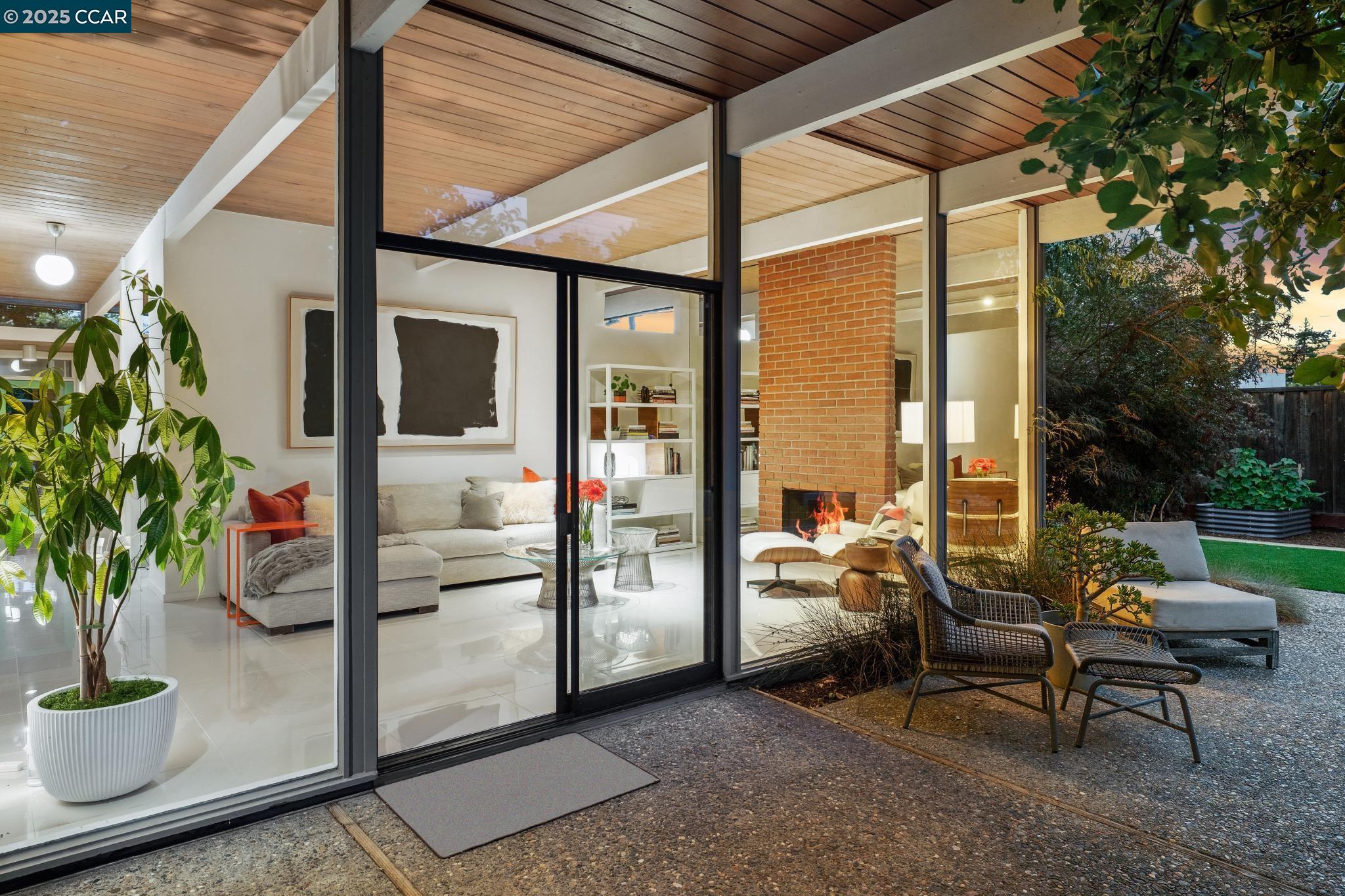 206 Santa Fe Dr
