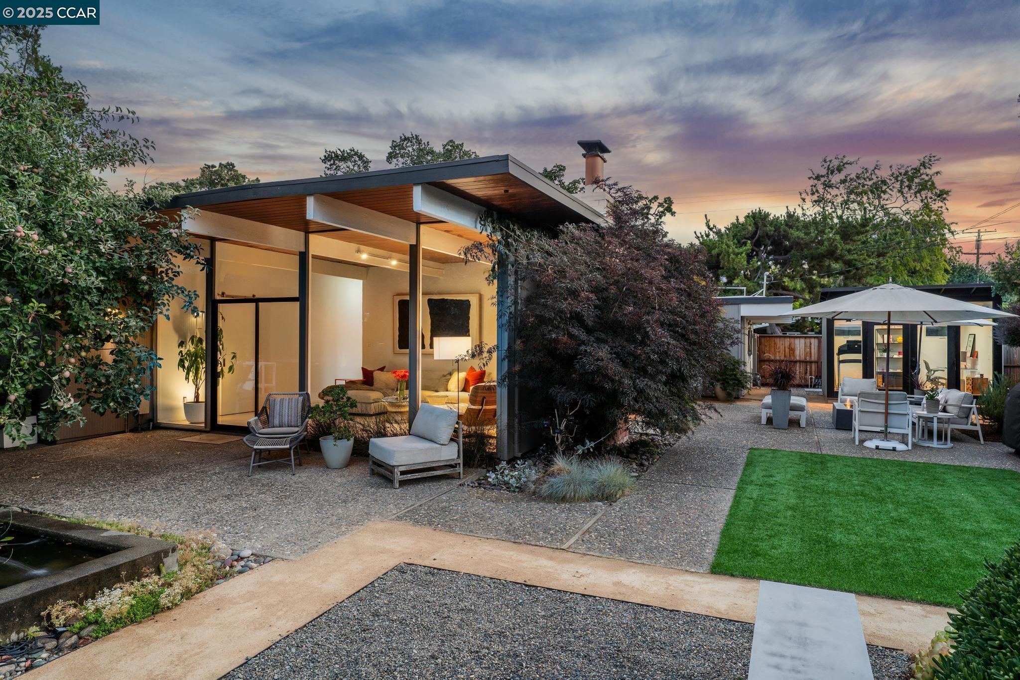 206 Santa Fe Dr