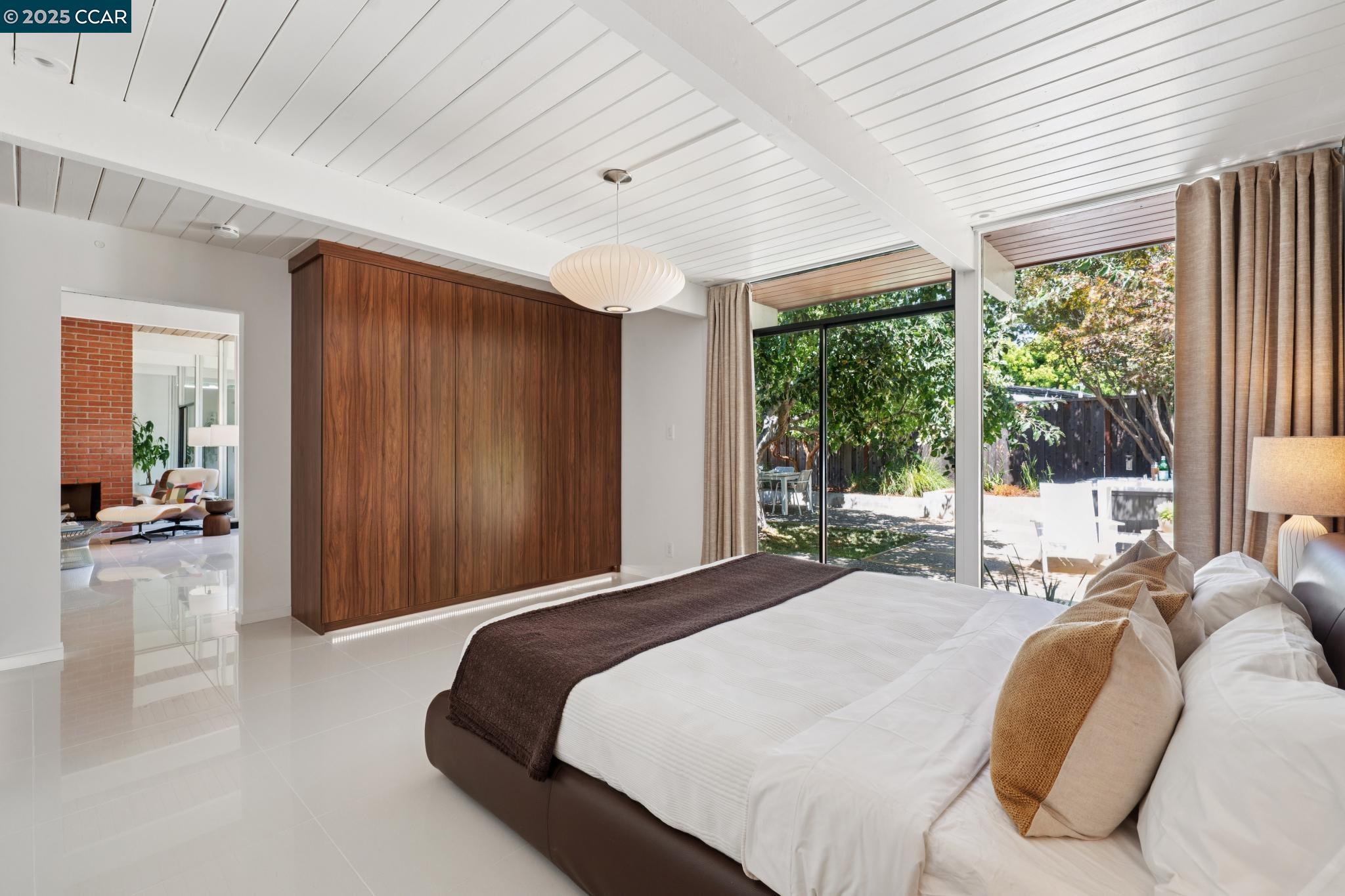 206 Santa Fe Dr