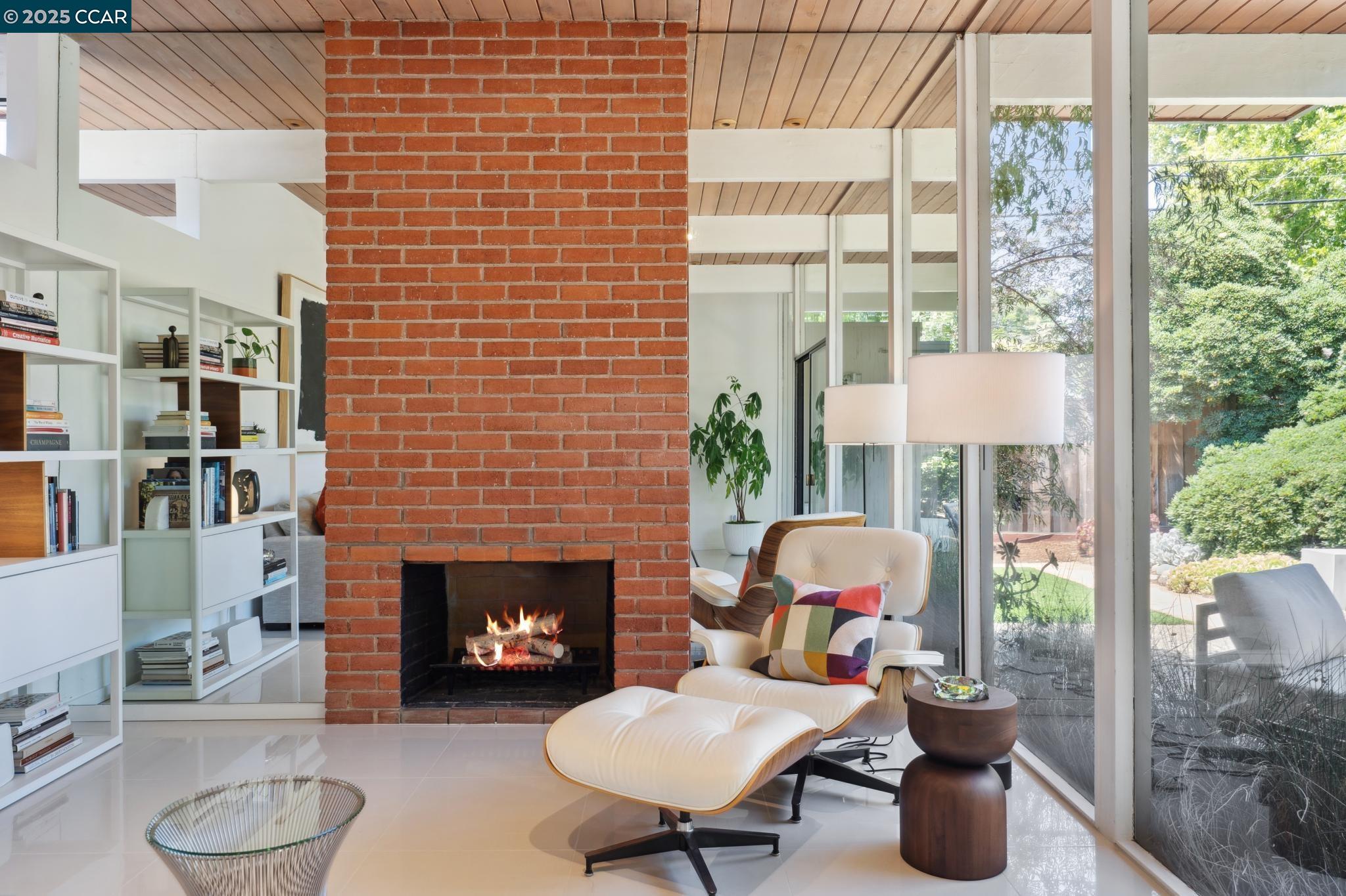 206 Santa Fe Dr