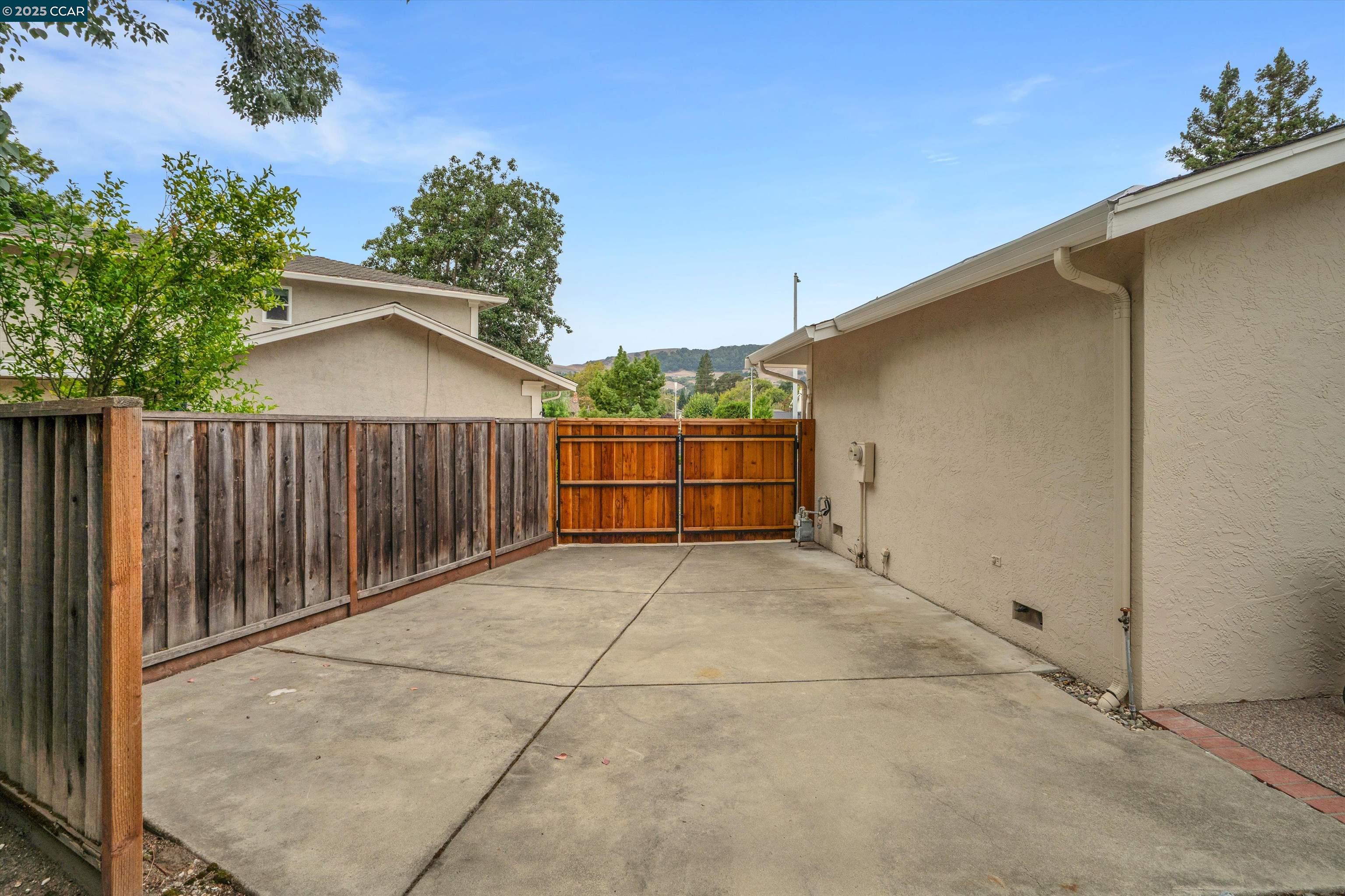 14 Creekwood Ct
