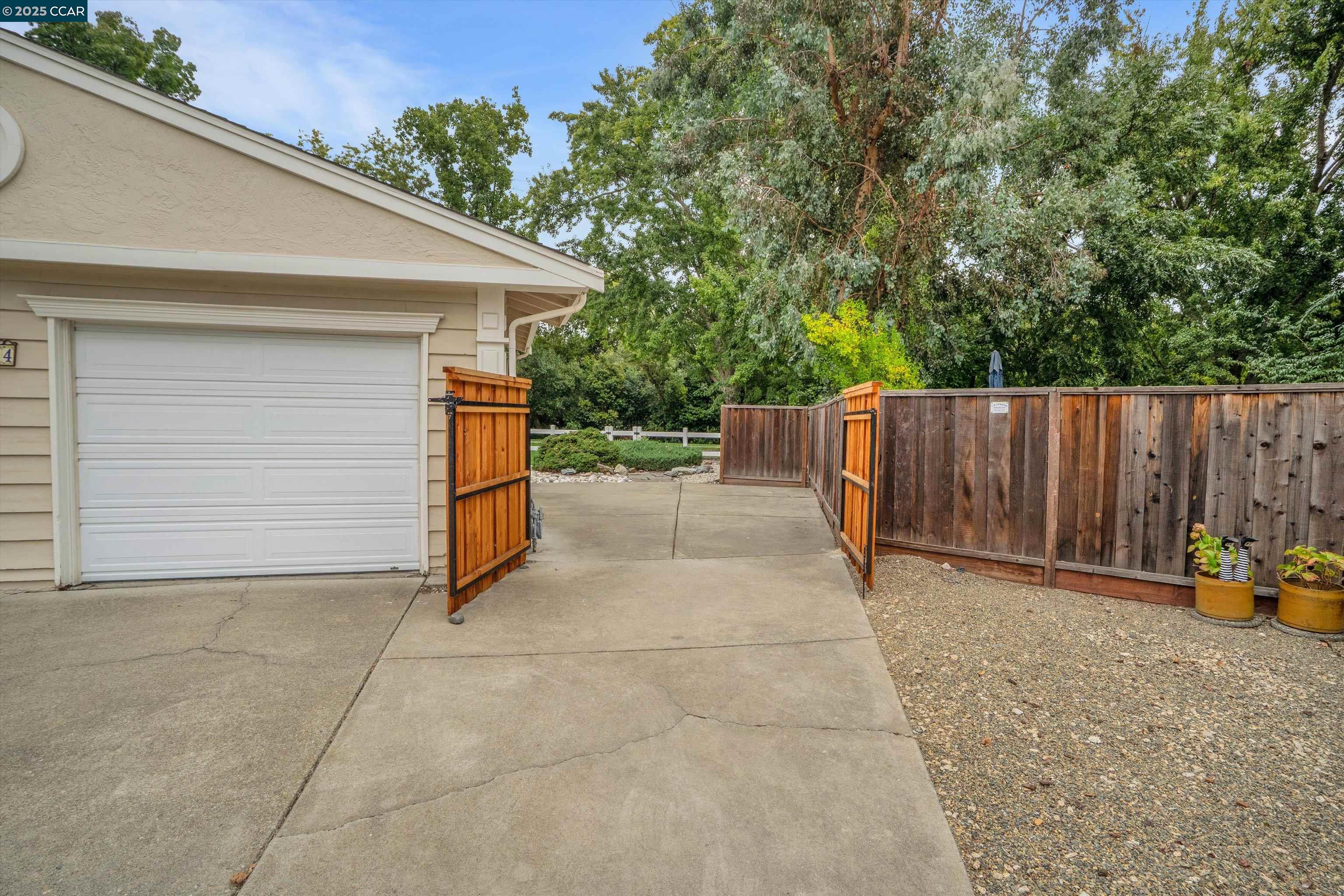 14 Creekwood Ct