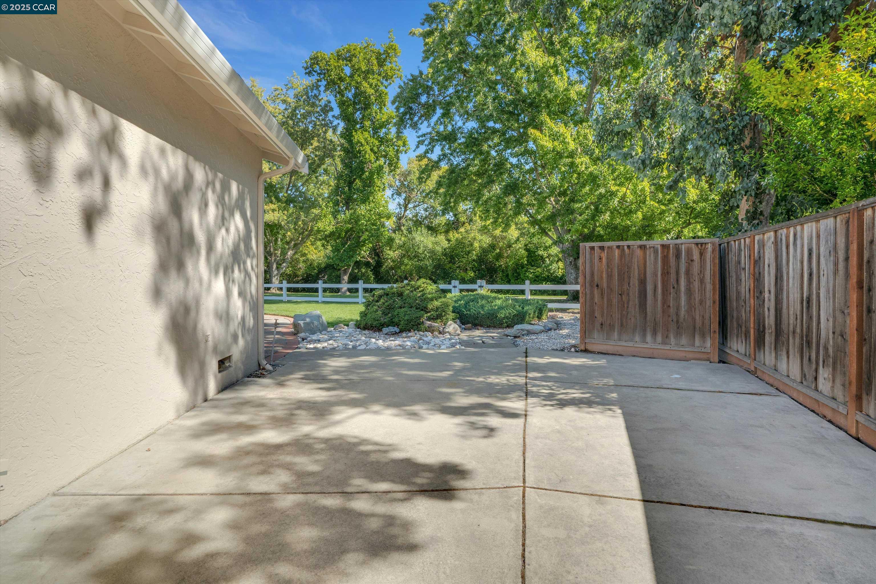 14 Creekwood Ct