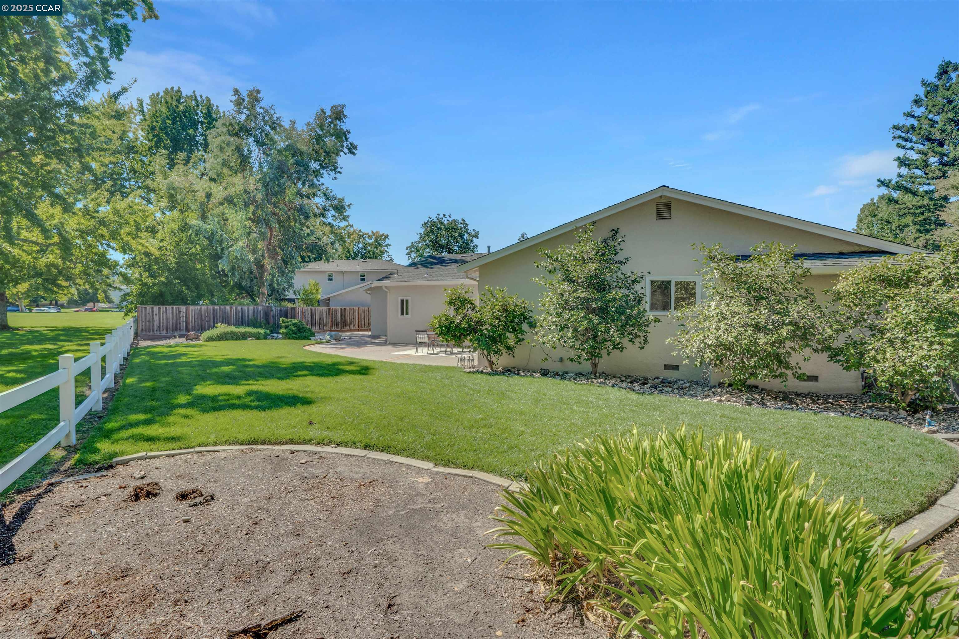 14 Creekwood Ct