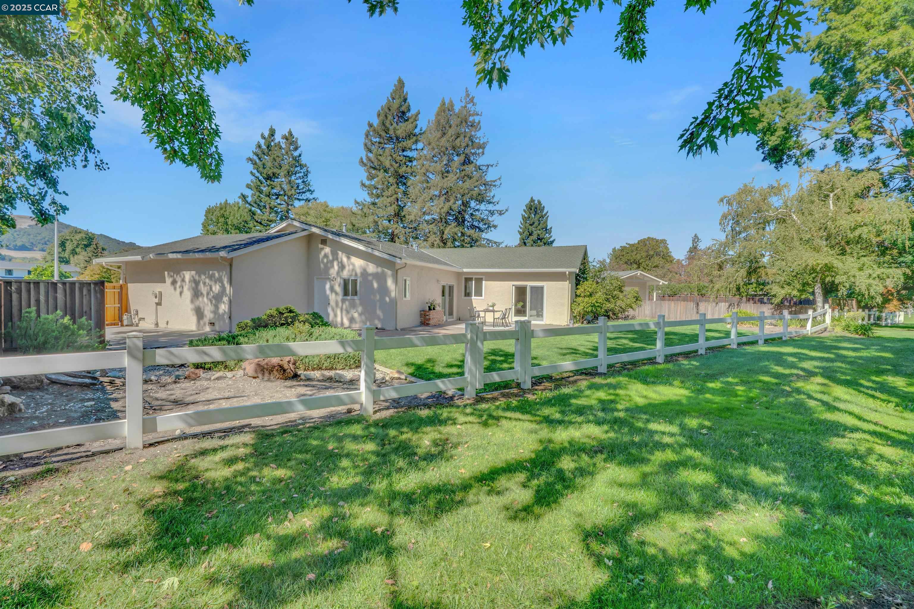 14 Creekwood Ct
