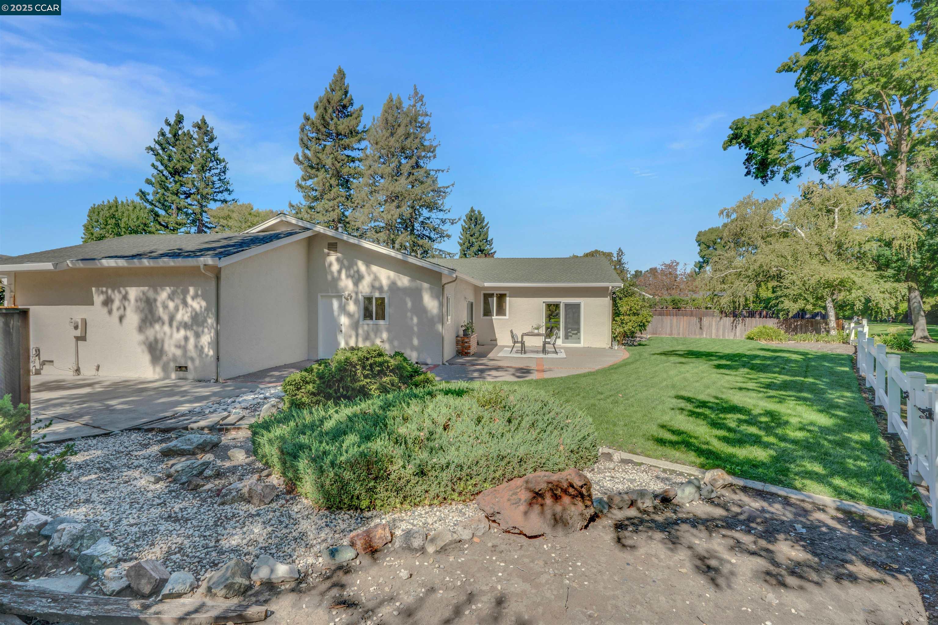 14 Creekwood Ct