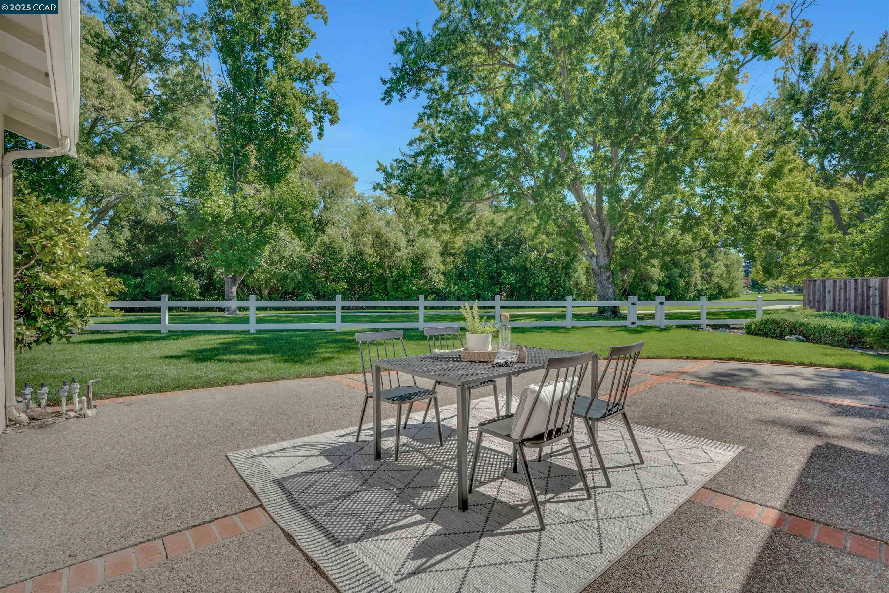 14 Creekwood Ct