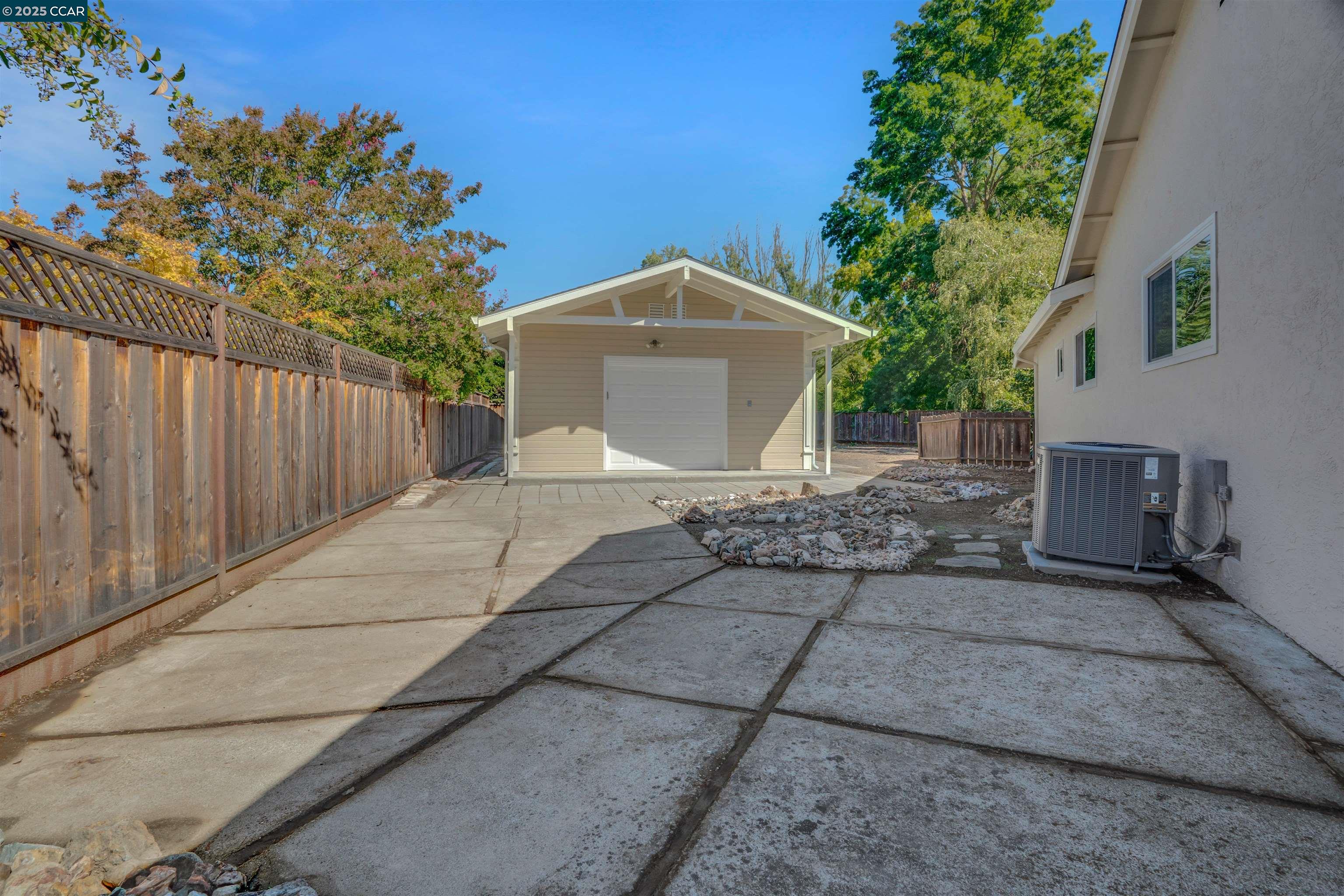 14 Creekwood Ct