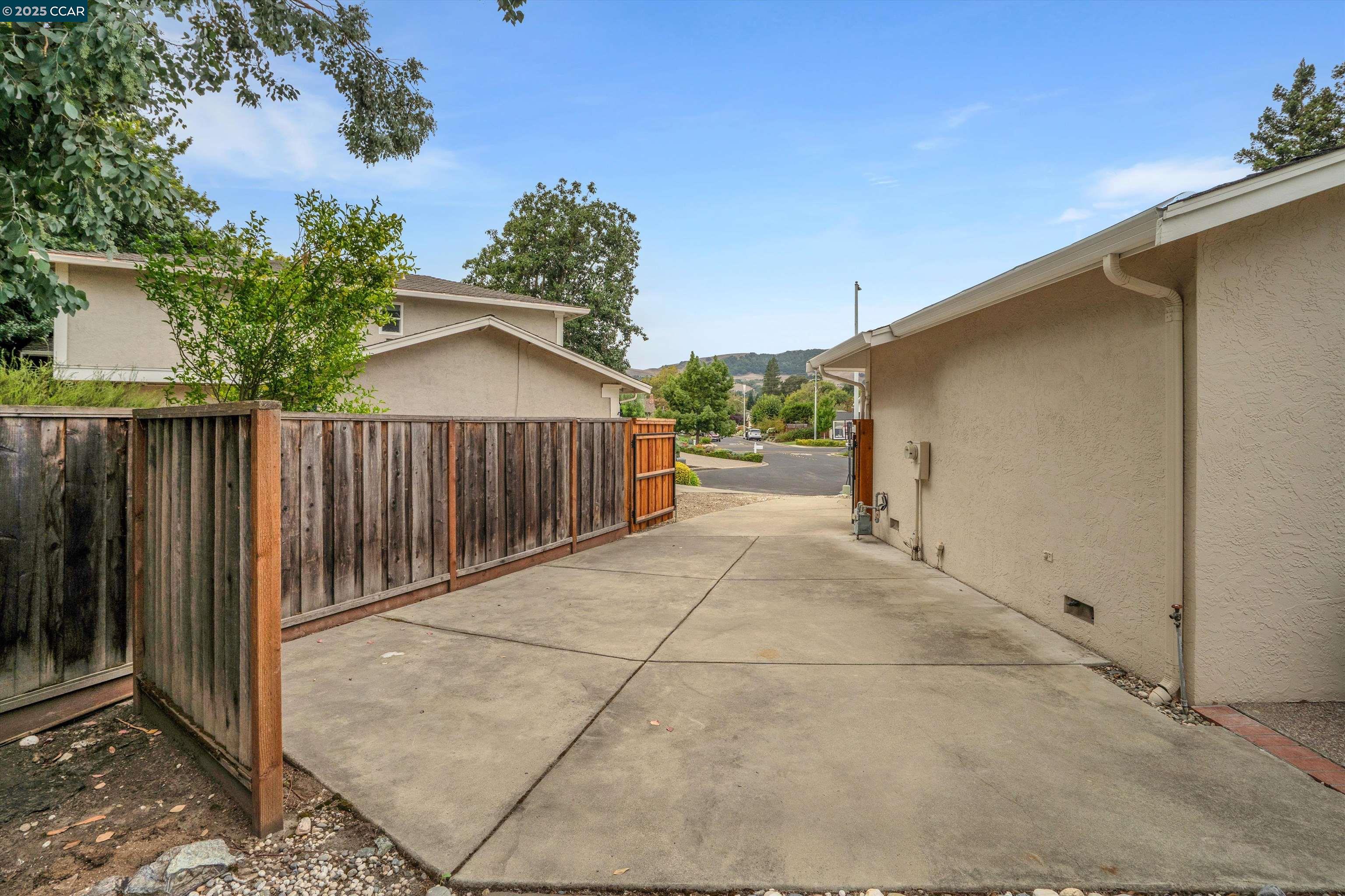 14 Creekwood Ct