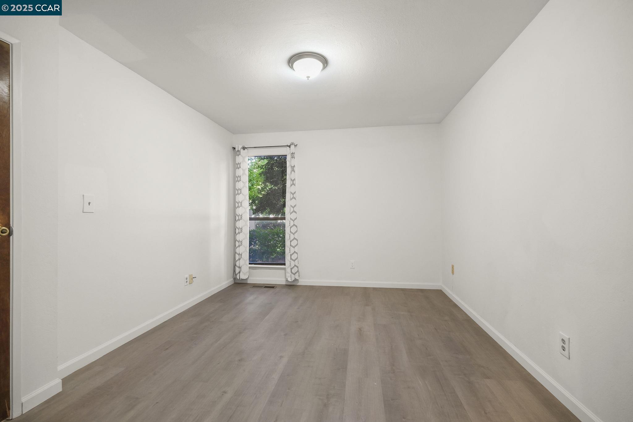 1544 Bailey Rd # 17