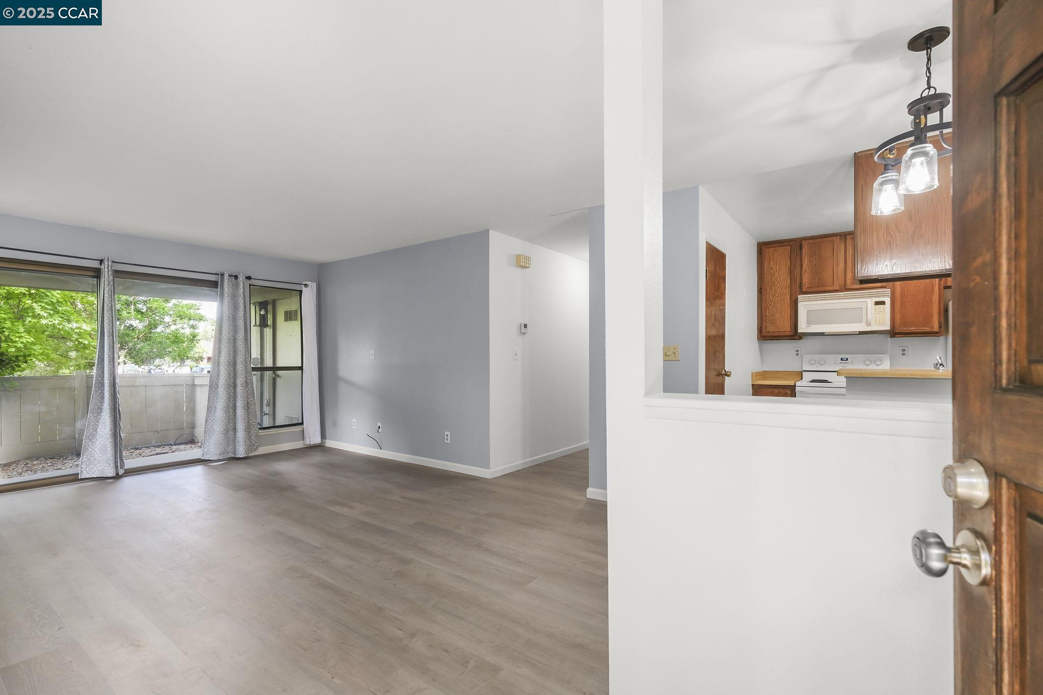 1544 Bailey Rd # 17