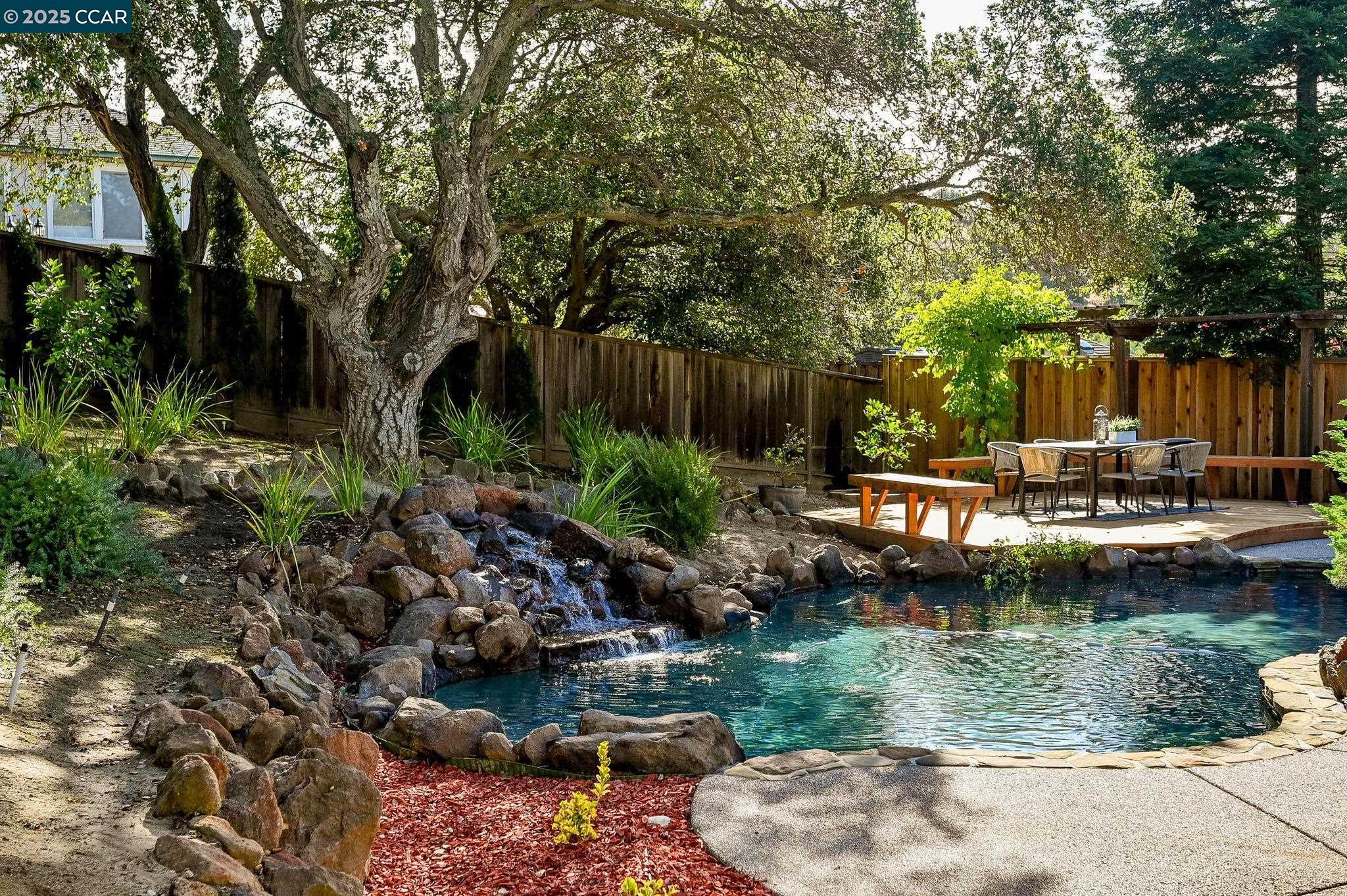 808 Roberts CT