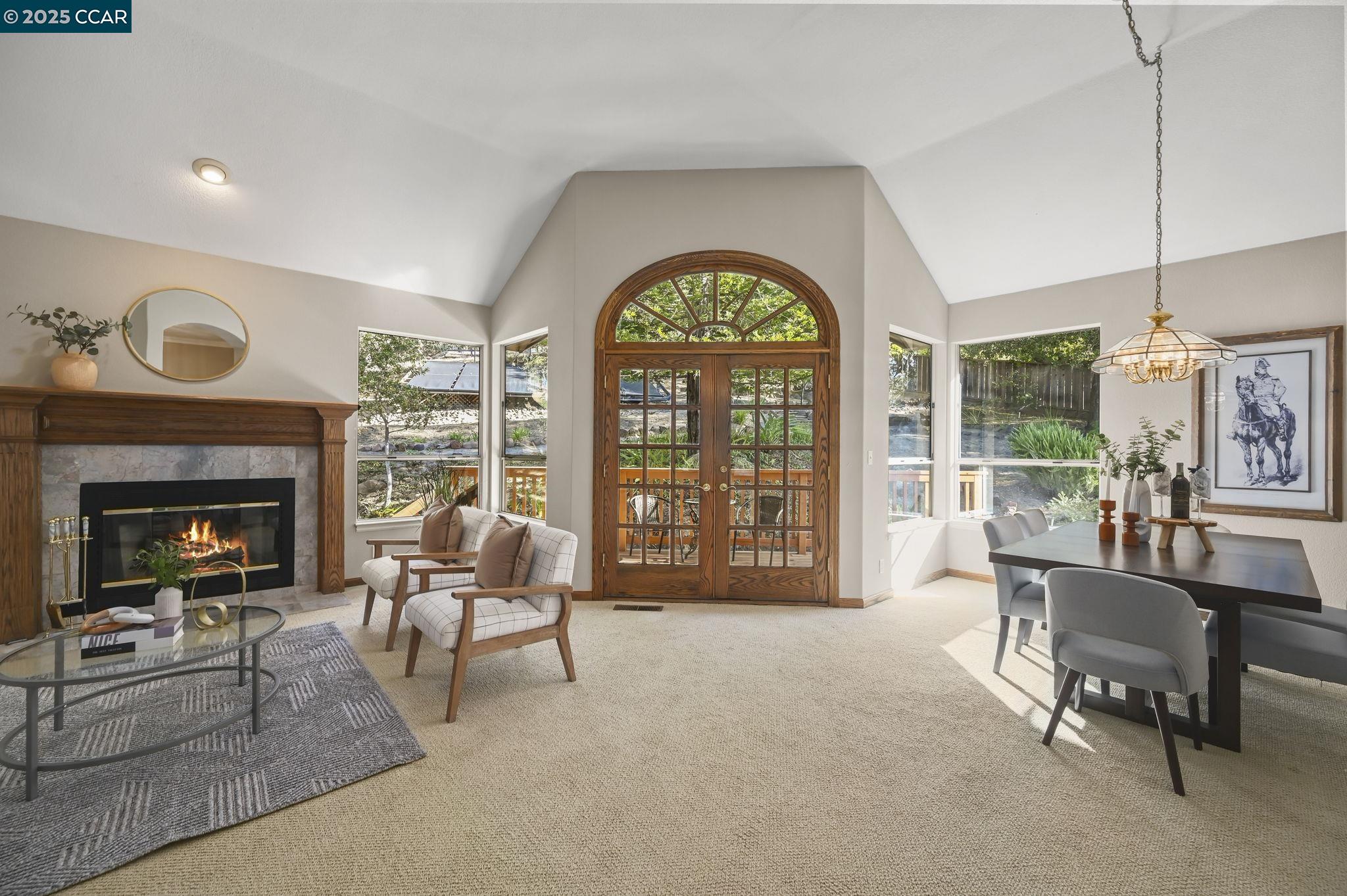 808 Roberts CT