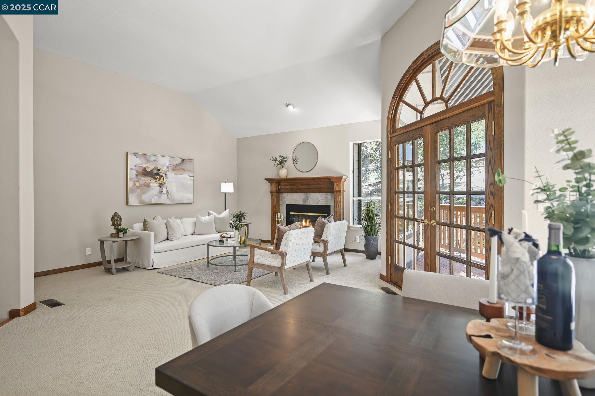 808 Roberts CT