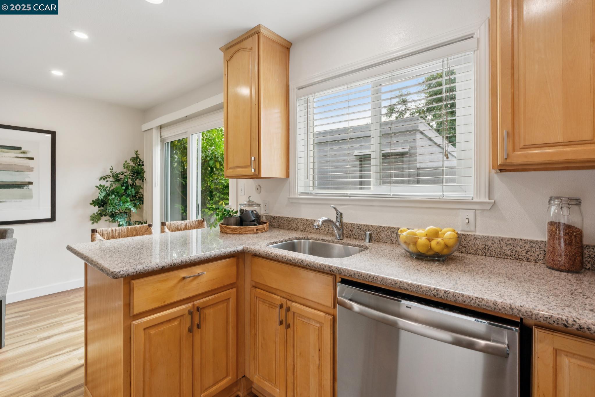 46 Sierra Ln