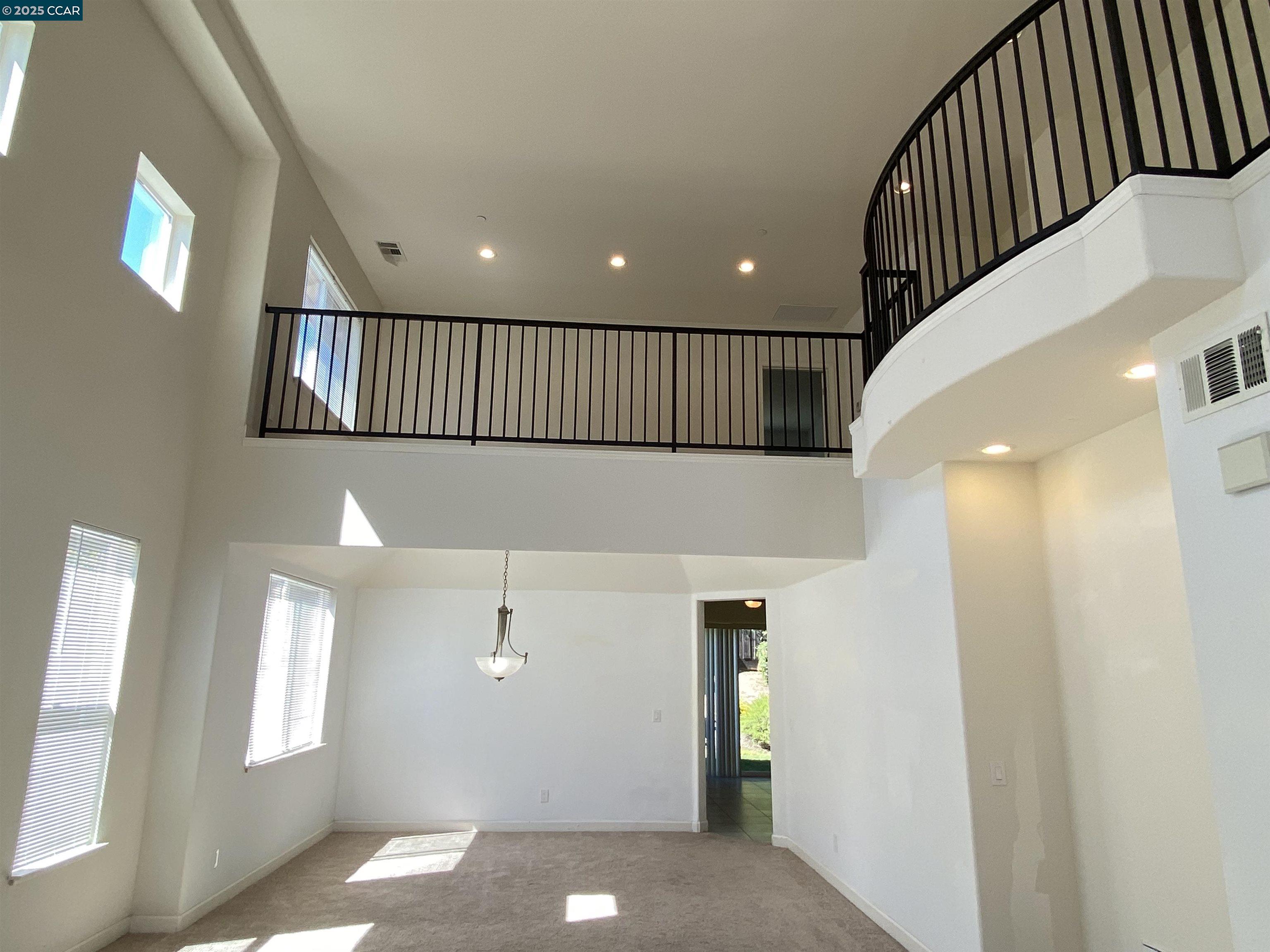 1900 La Veranda Pl
