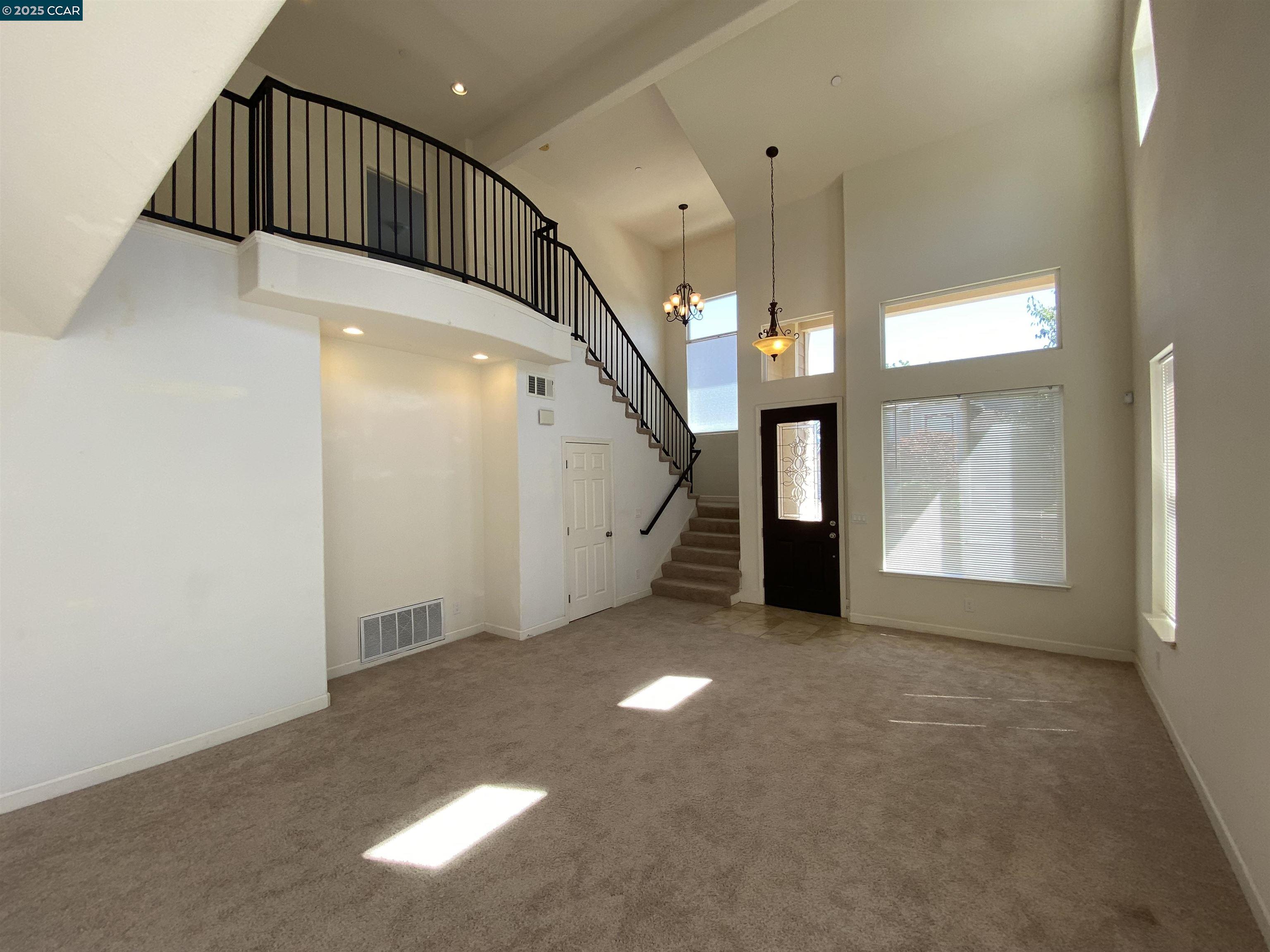 1900 La Veranda Pl