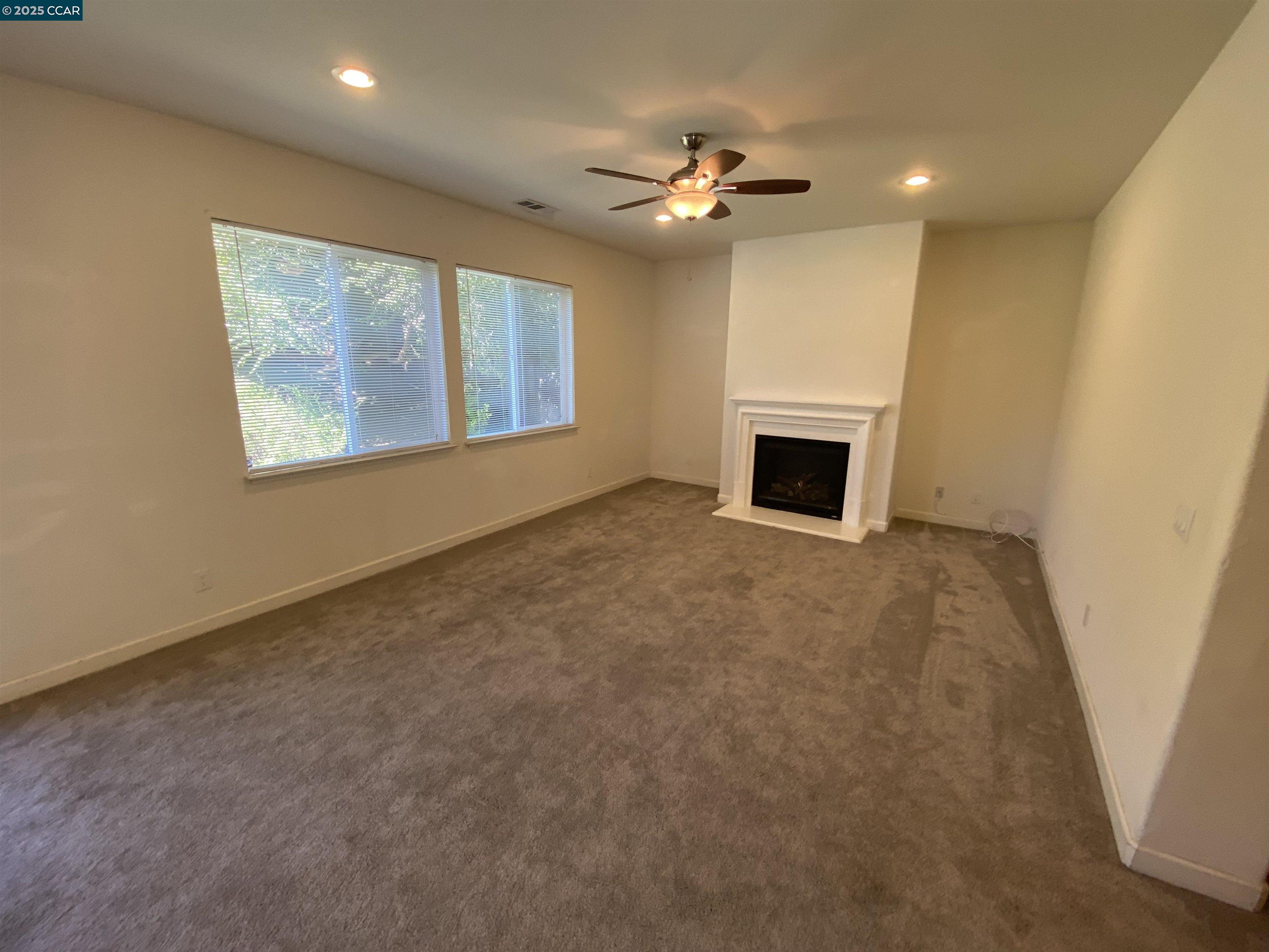 1900 La Veranda Pl