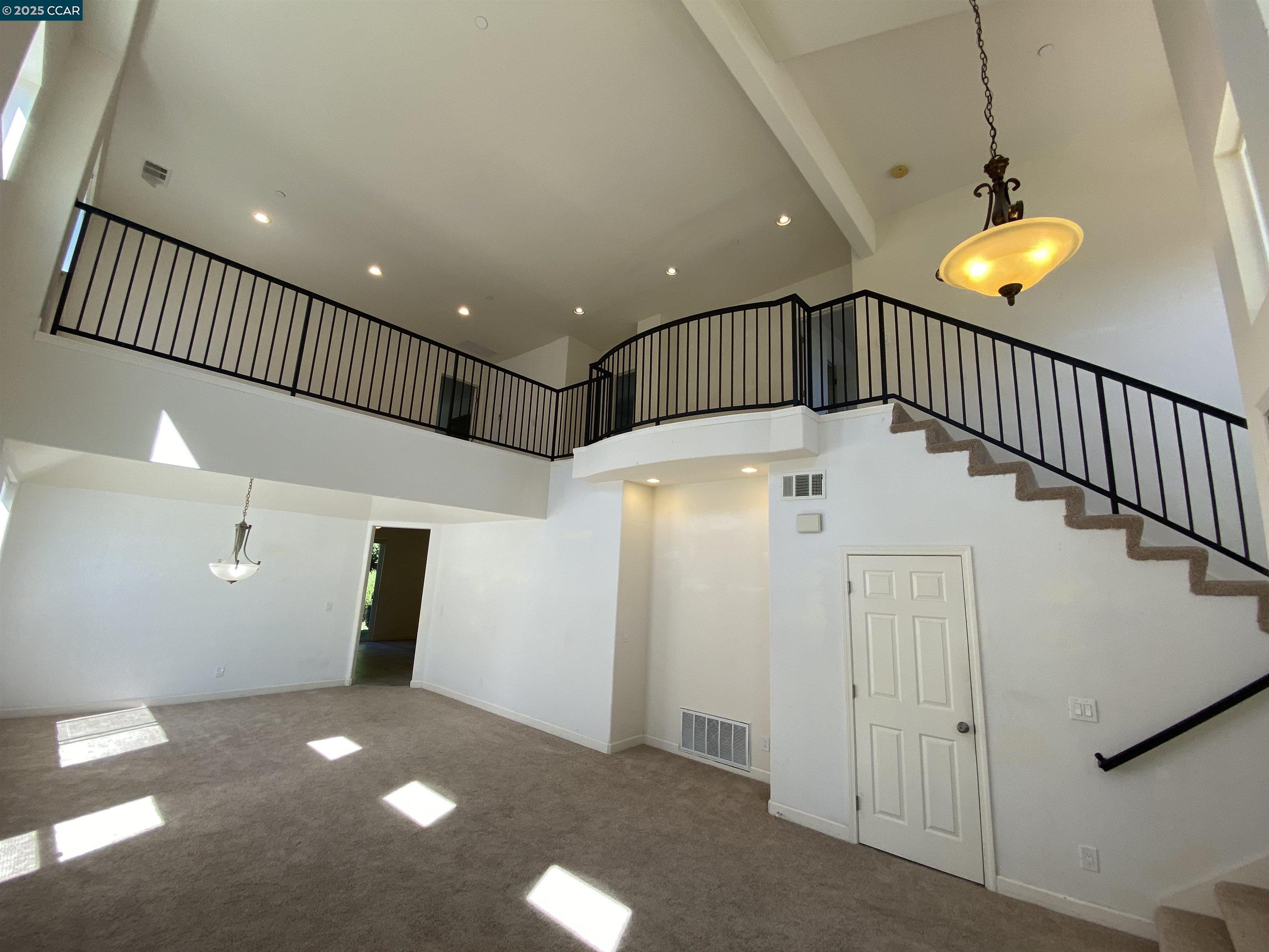 1900 La Veranda Pl