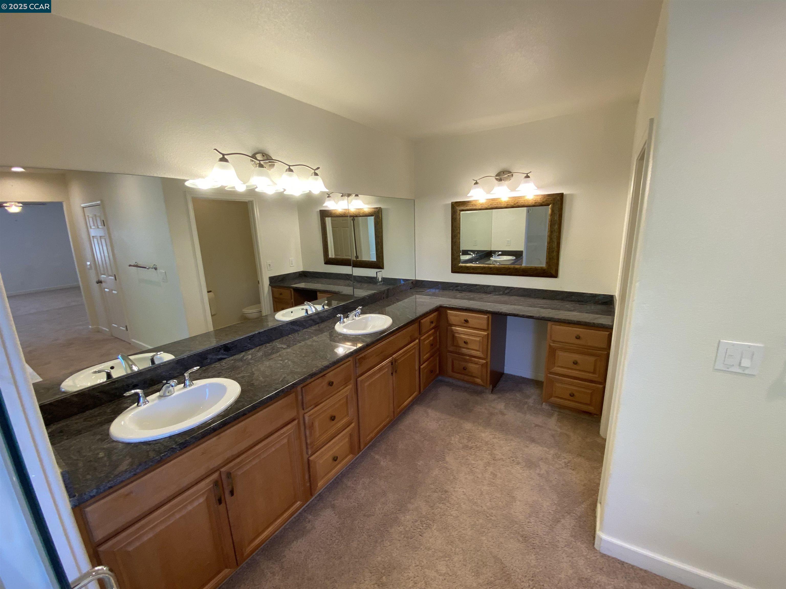 1900 La Veranda Pl