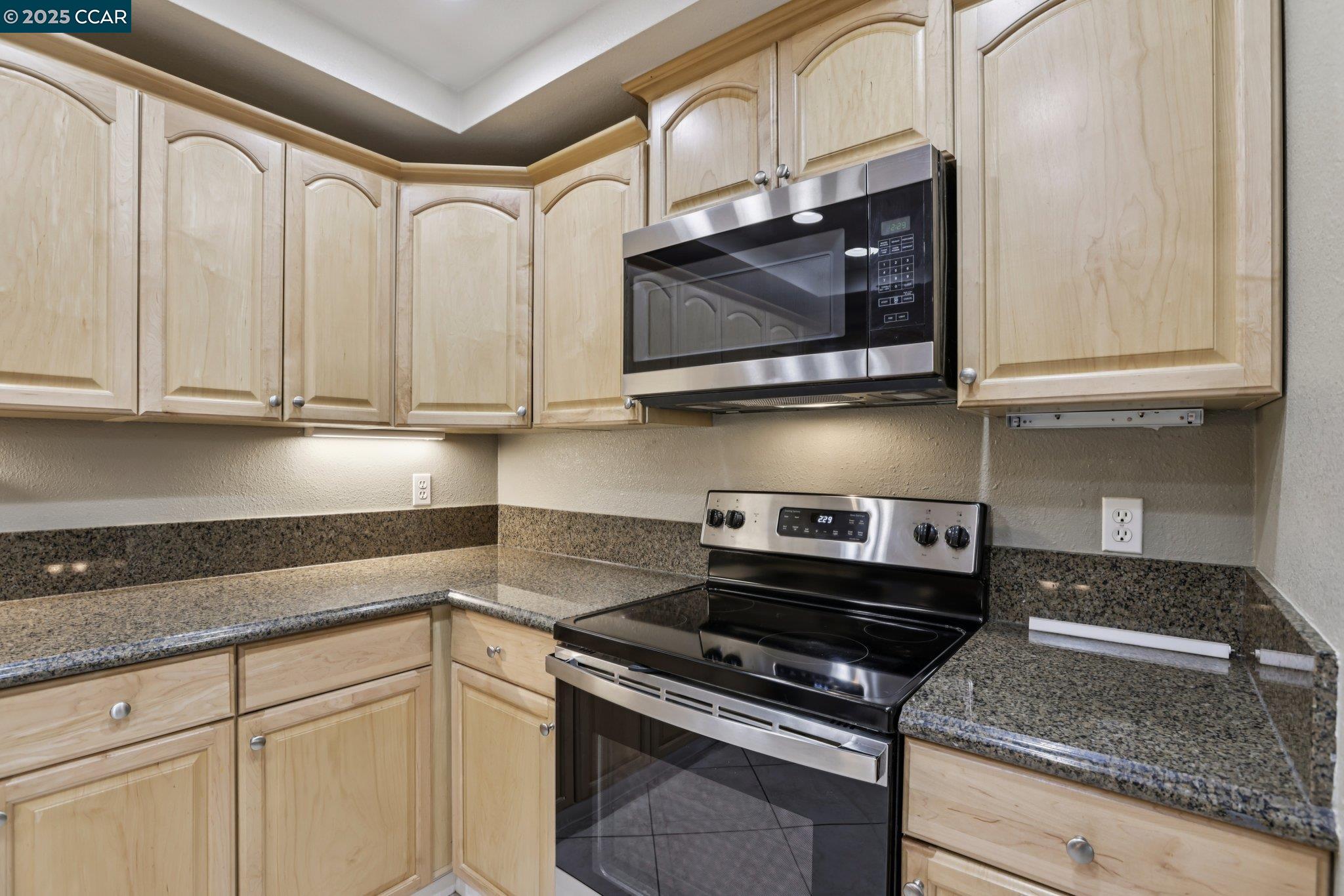 1035 Alta Mesa Dr