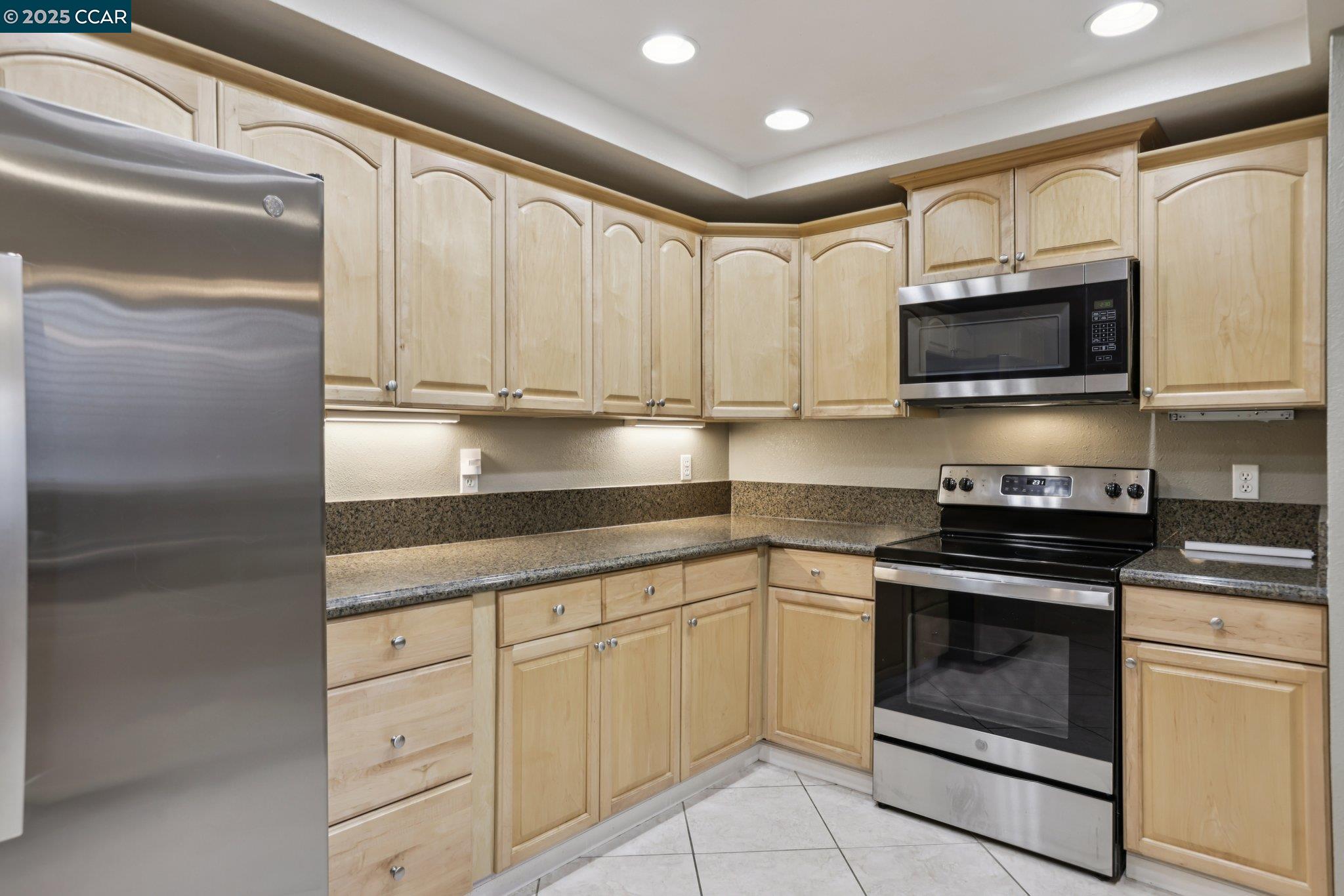 1035 Alta Mesa Dr