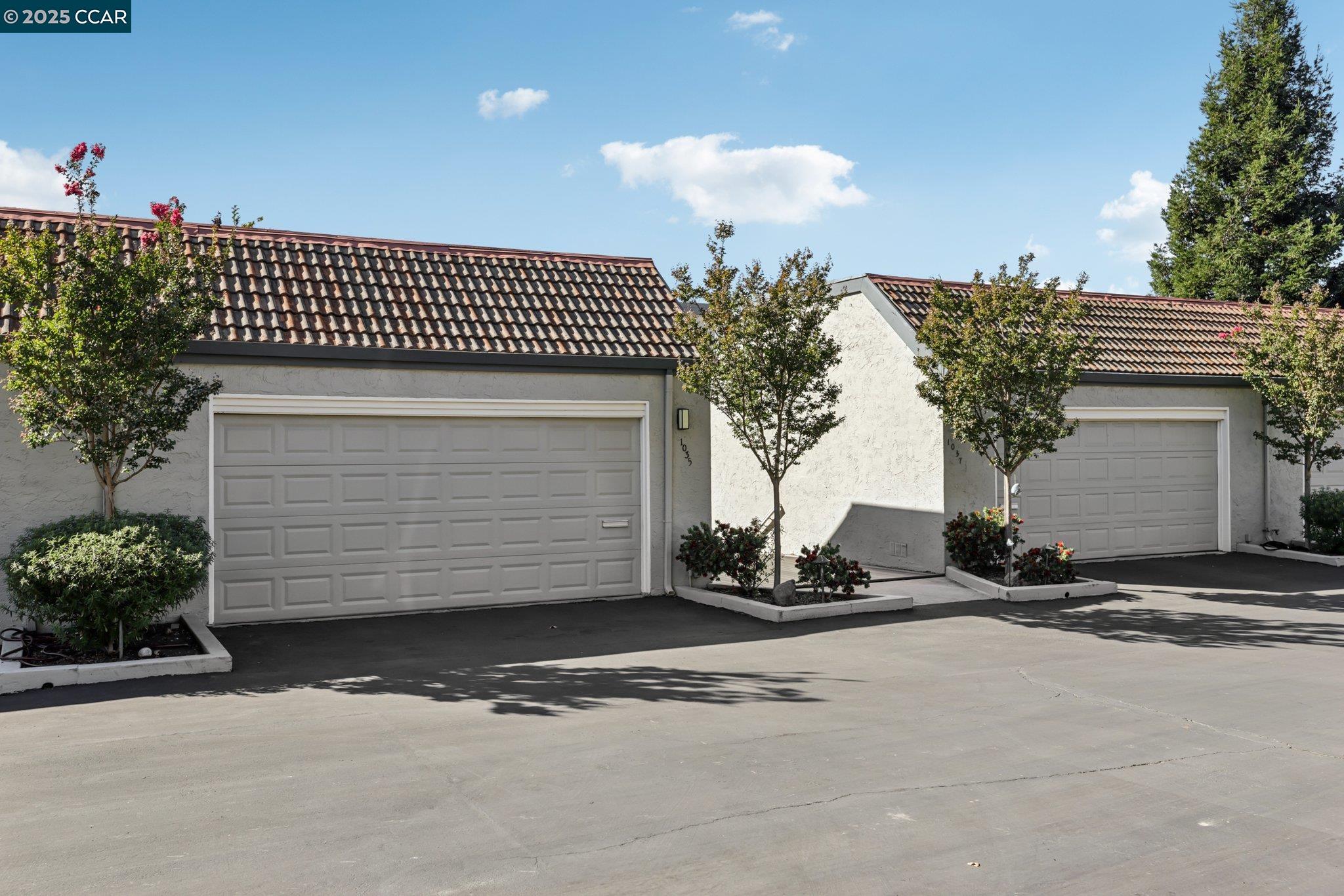 1035 Alta Mesa Dr