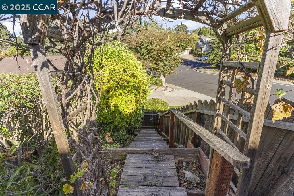 1008 Rachele Rd