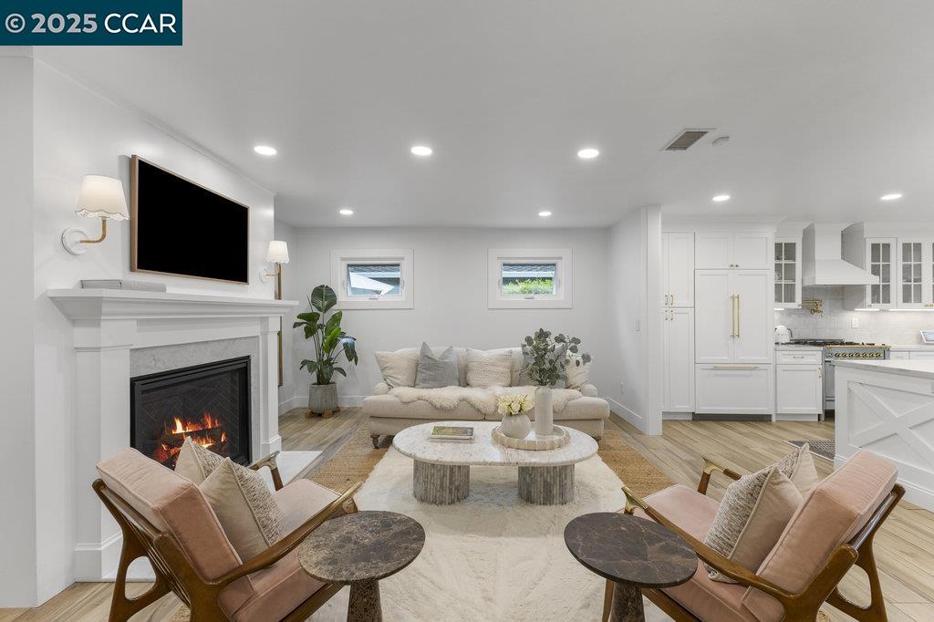 128 Arlene Dr
