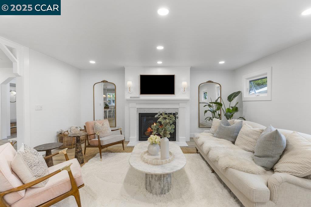 128 Arlene Dr