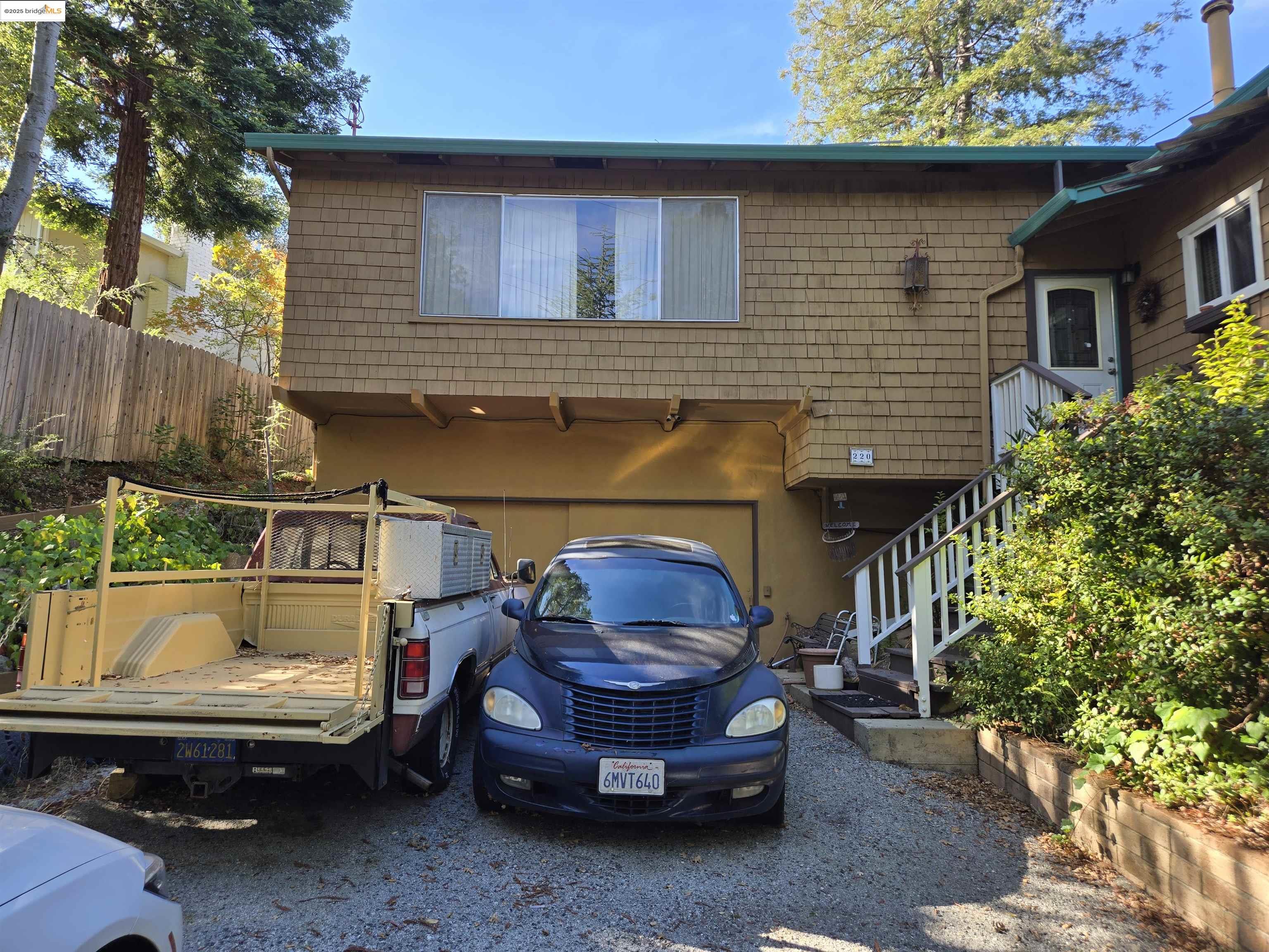 220 Canyon Dr