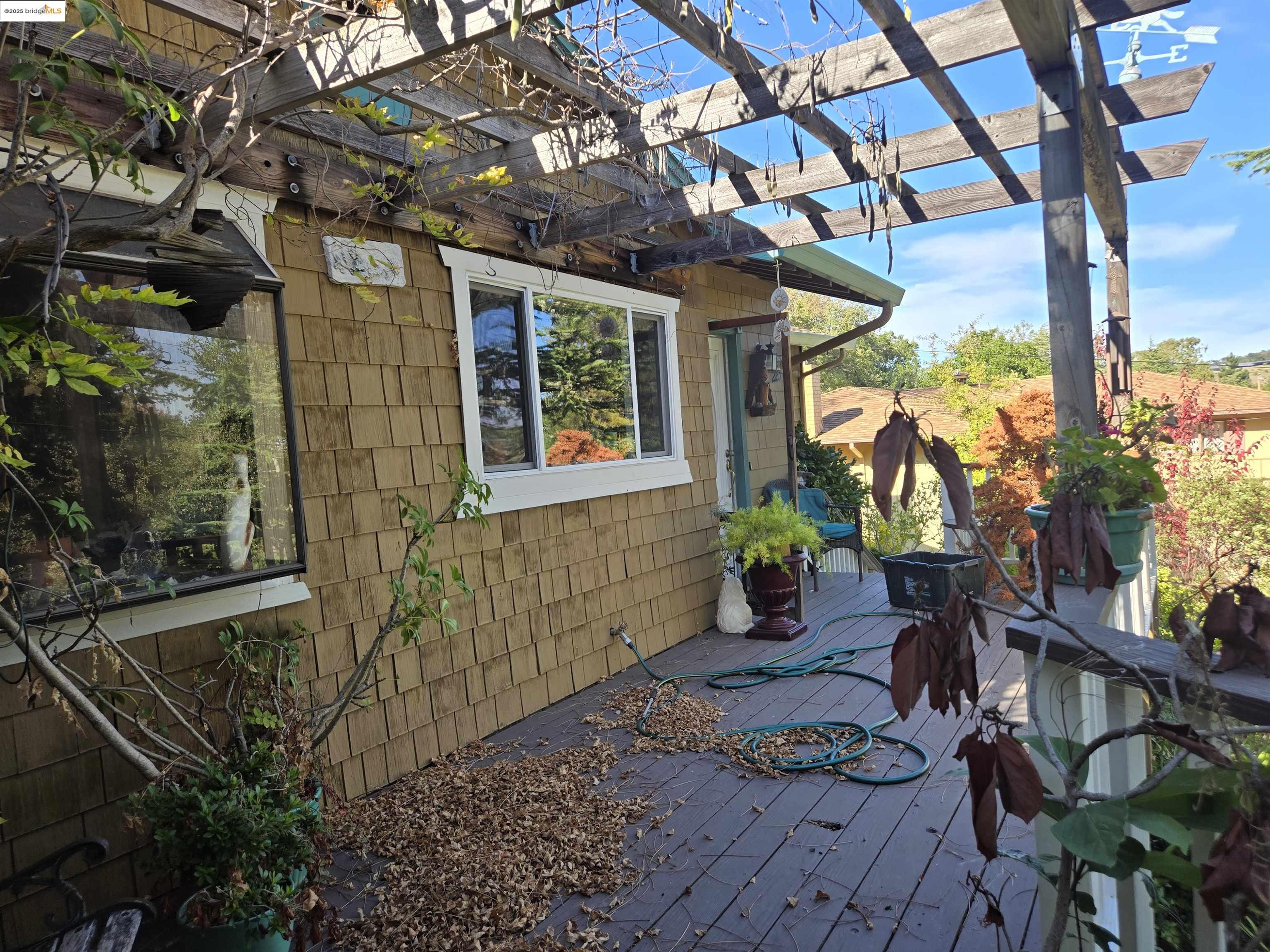 220 Canyon Dr