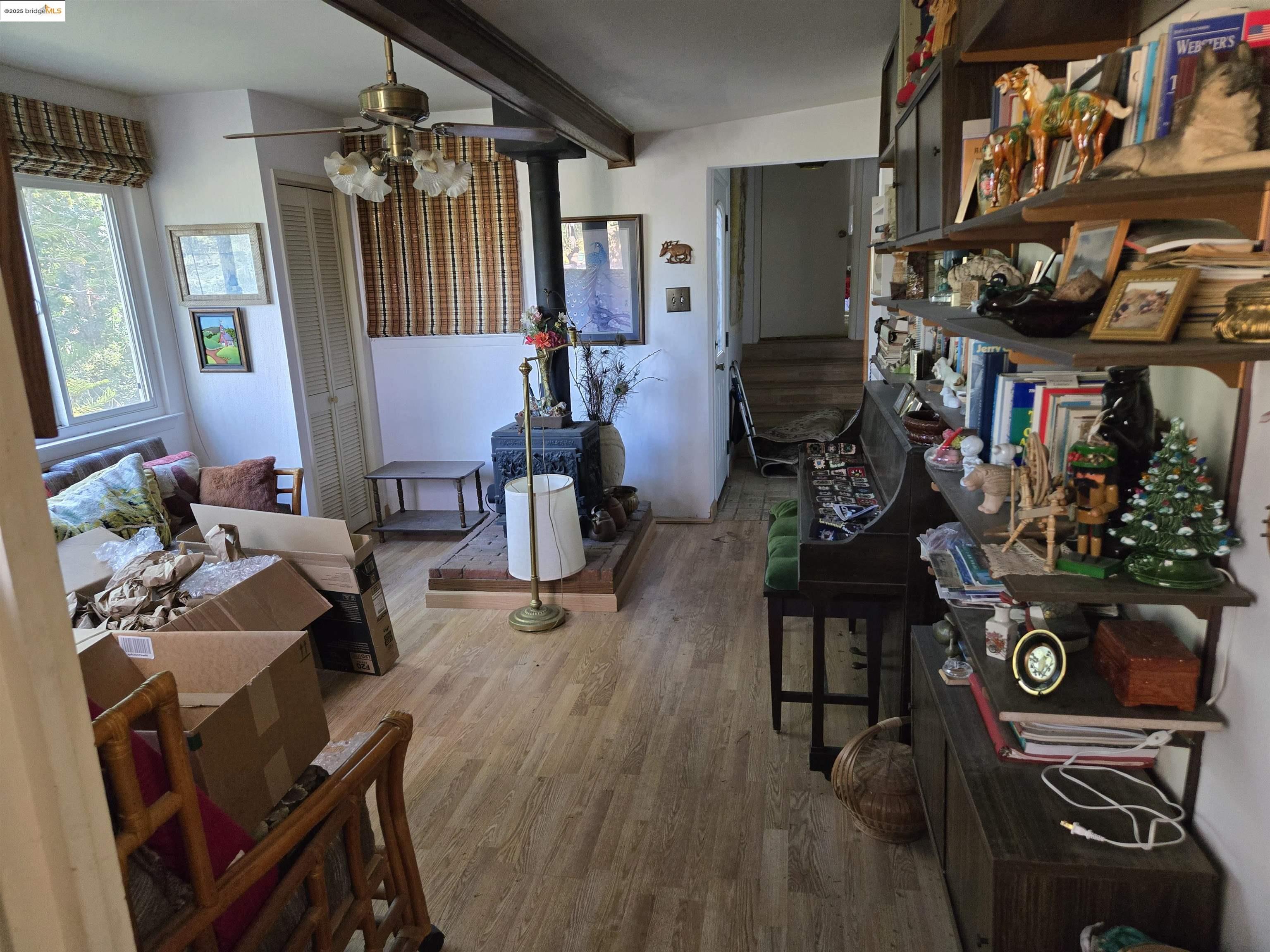 220 Canyon Dr